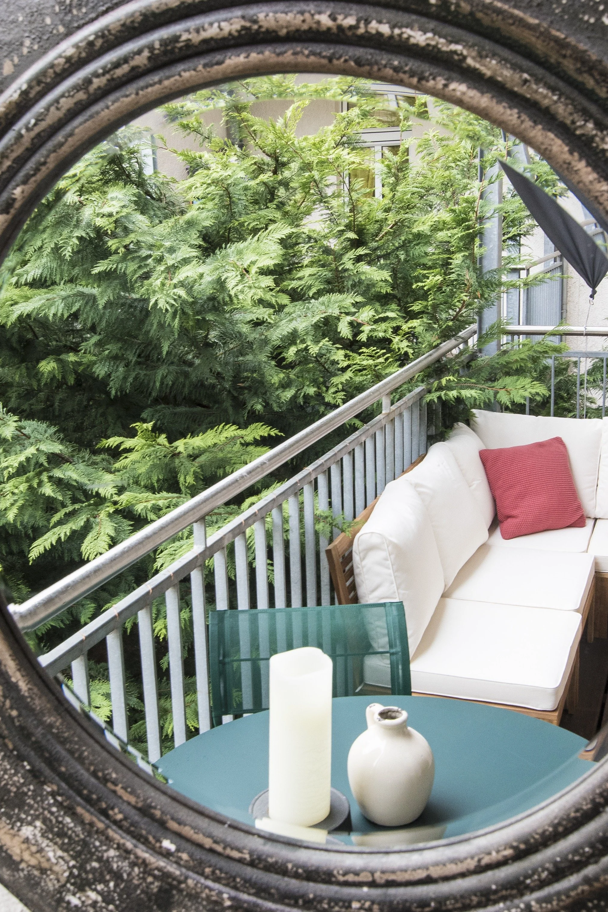 Balcony_2.jpg