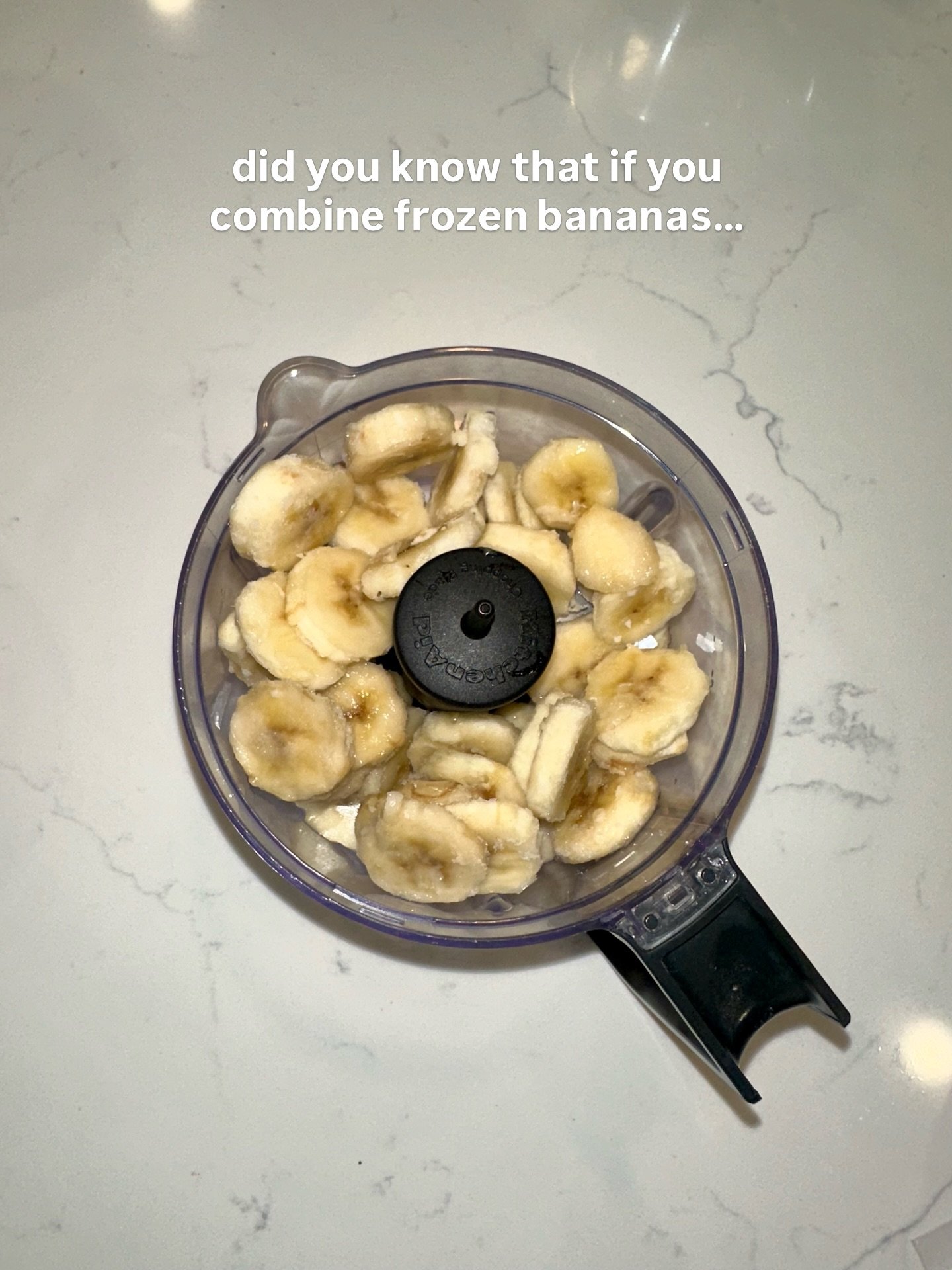 Chocolate Peanut Butter Banana Ice Cream 🍫🥜🍌🥣

Ingredients:
- 2 ripe bananas, cut into &frac14;-inch slices and frozen for at least 2 hours (or overnight)
- &frac14; cup peanut butter
- &frac14; cup dark chocolate chips
- Pinch of cinnamon
- Pinc
