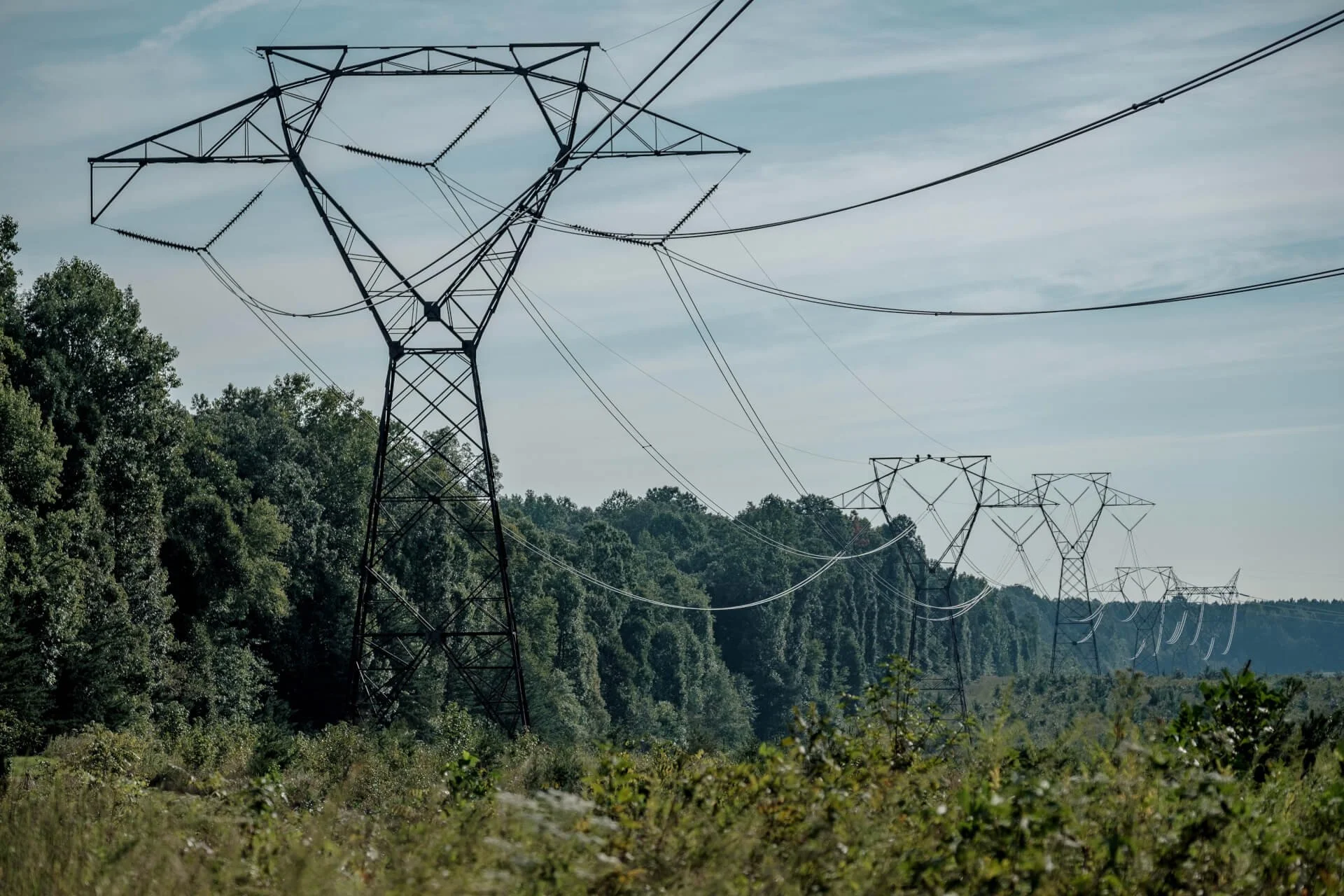 Loudoun residents take fight against high-voltage power lines for Data Center Alley to SCC
