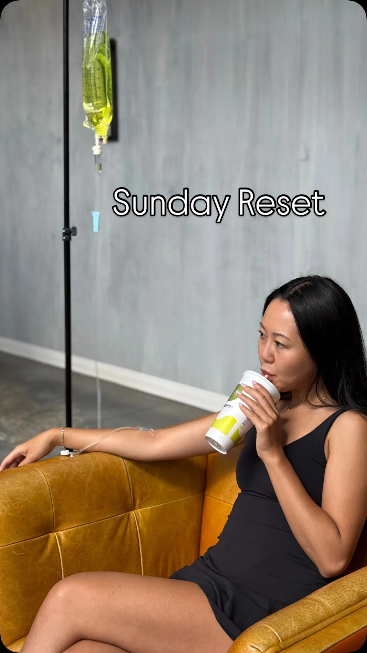 Sunday Reset:
Recharging at the cellular level with a little IV TLC — hydration, vitamins, and good vibes only. Here’s to starting the week nourished from the inside out!
#TheWELLMethod #IVTherapy #WellnessSunday #CellularHealth #Hydrat