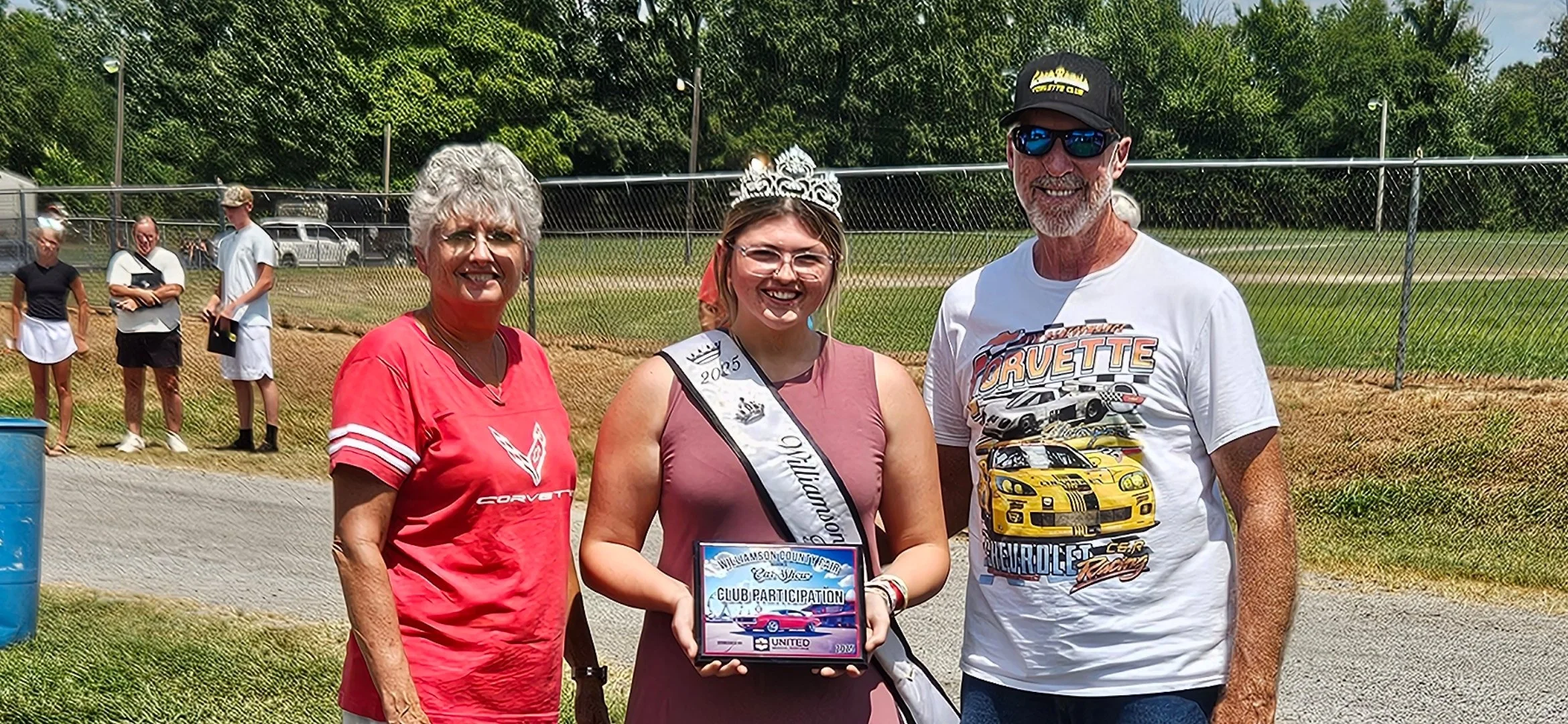 Brenda & Steve represented the Club and accepted the Club Participation award.