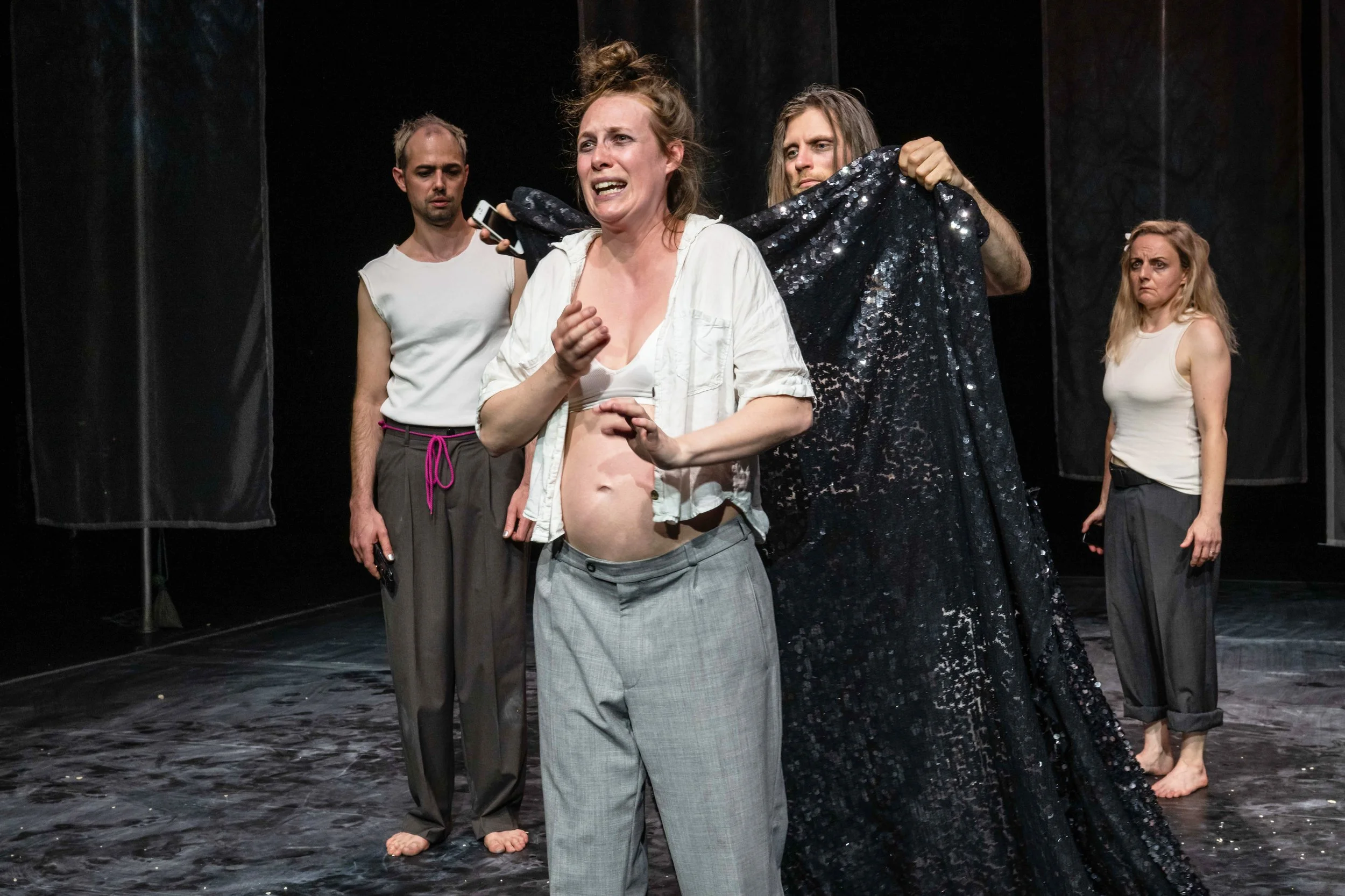 Human_Ich_bin_Mensch_aktionstheater_ensemble(c)_Maximilian_Lottmann (2).jpg