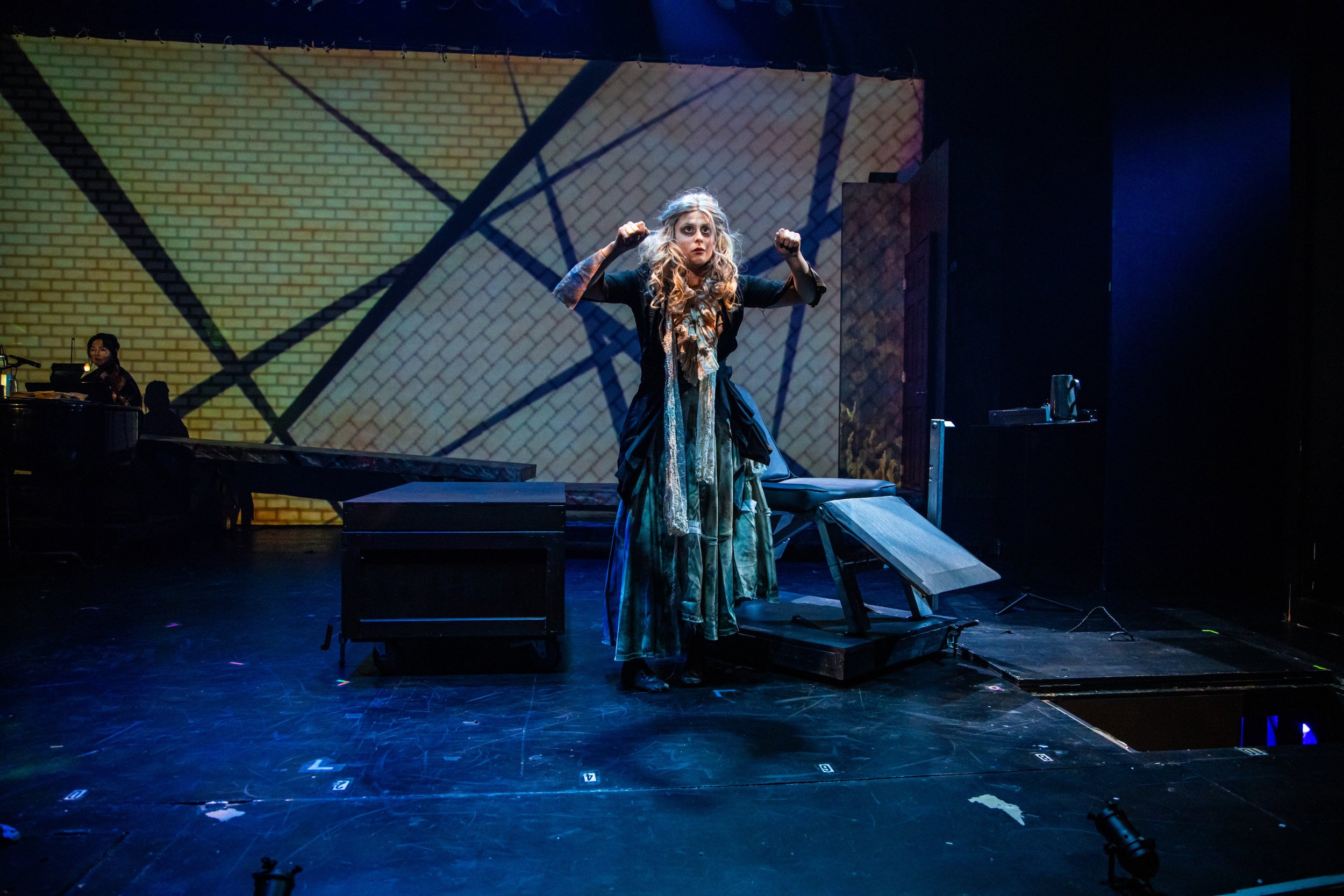 Sweeney_ACT2-112.jpg