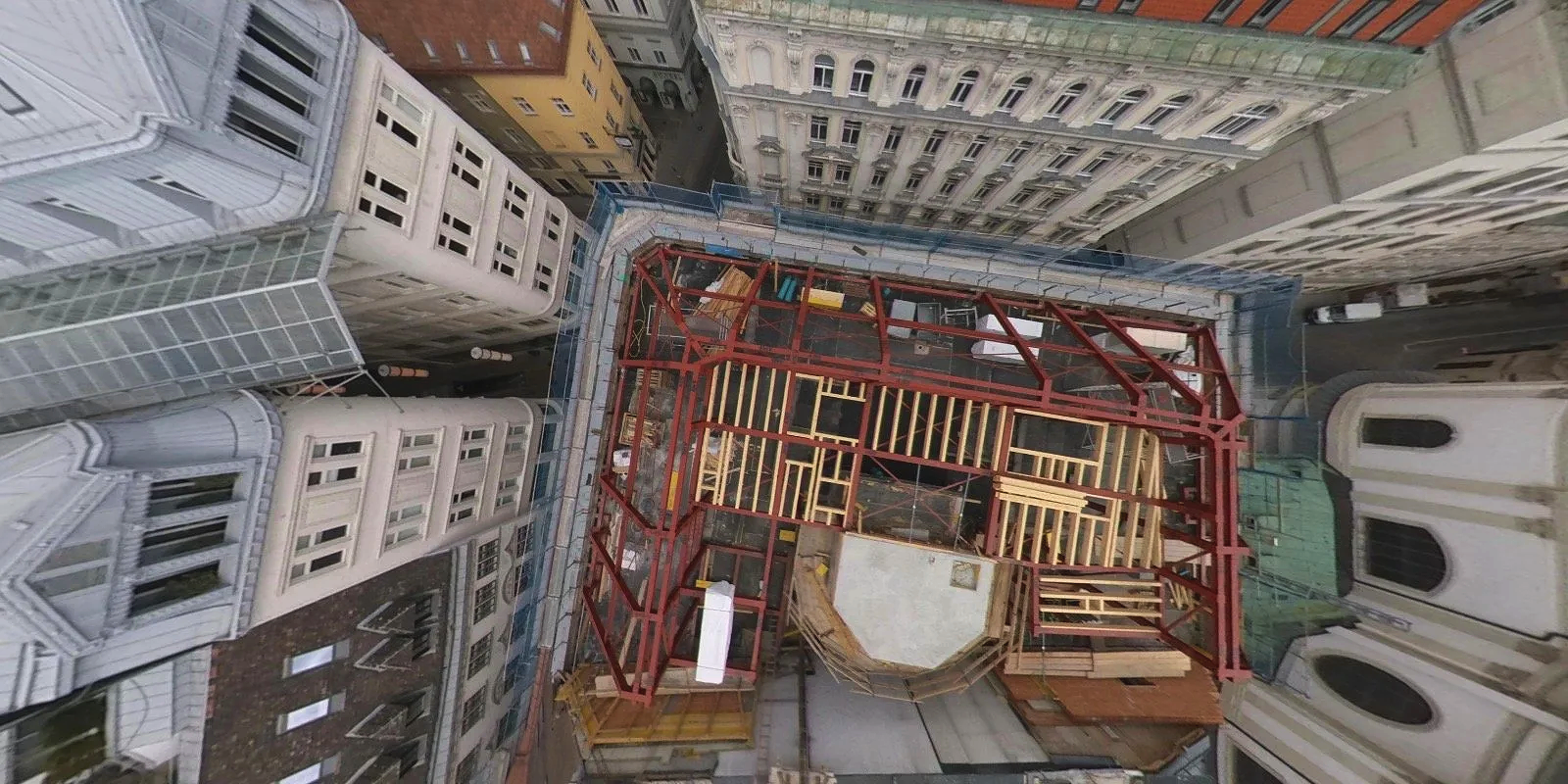 Wenn der Kran zum Arbeitsplatz und die Baustelle zum Luxushotel wird.