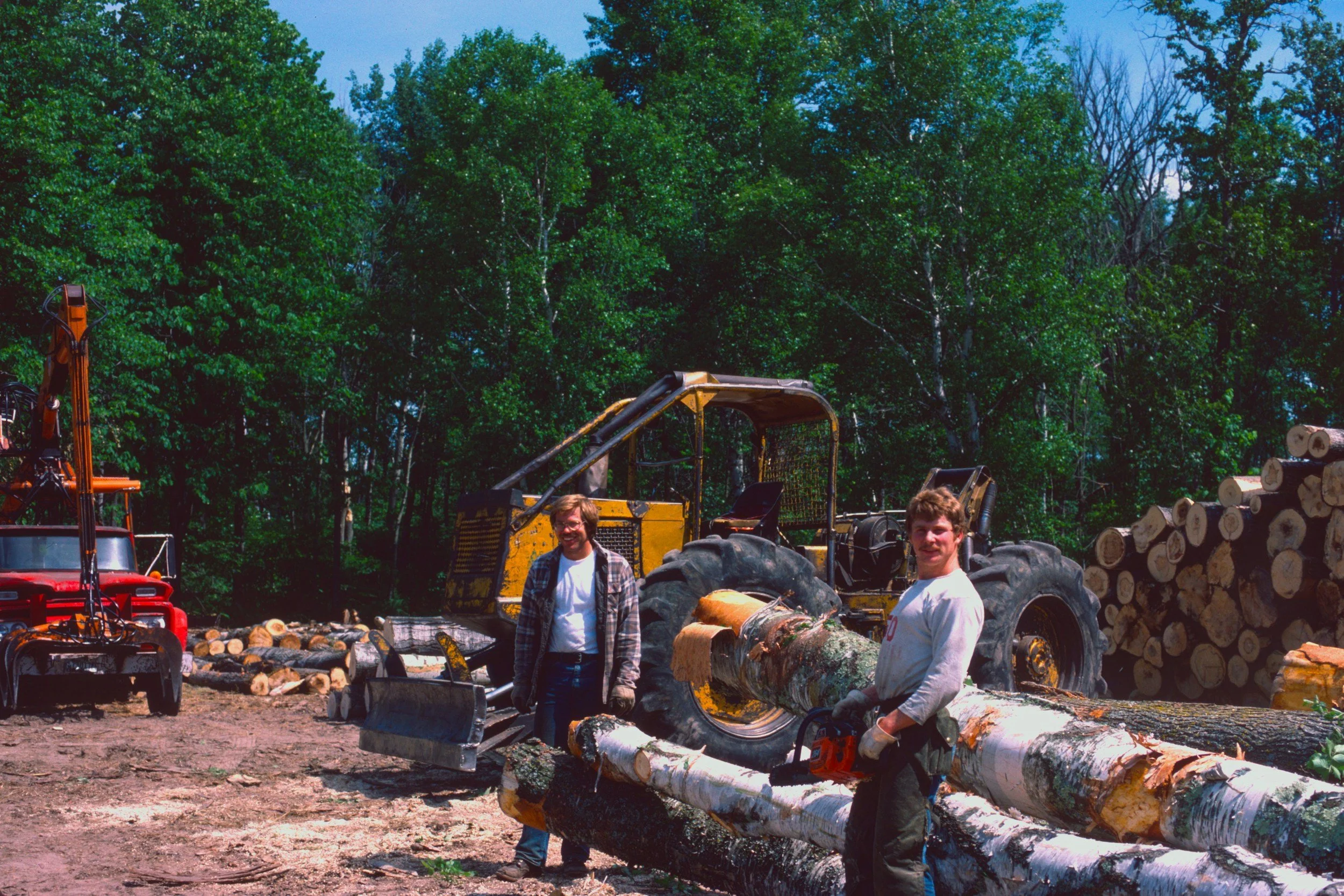 men working on trees - second chance employment opportunities