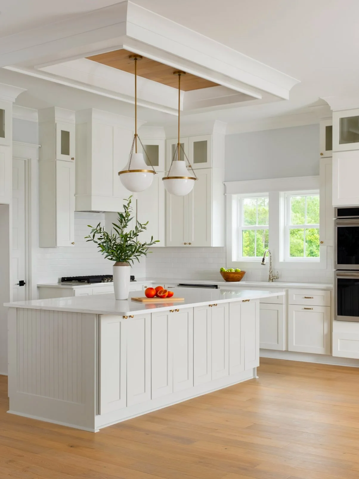 Can&rsquo;t beat a classic kitchen 🍊🤍✨