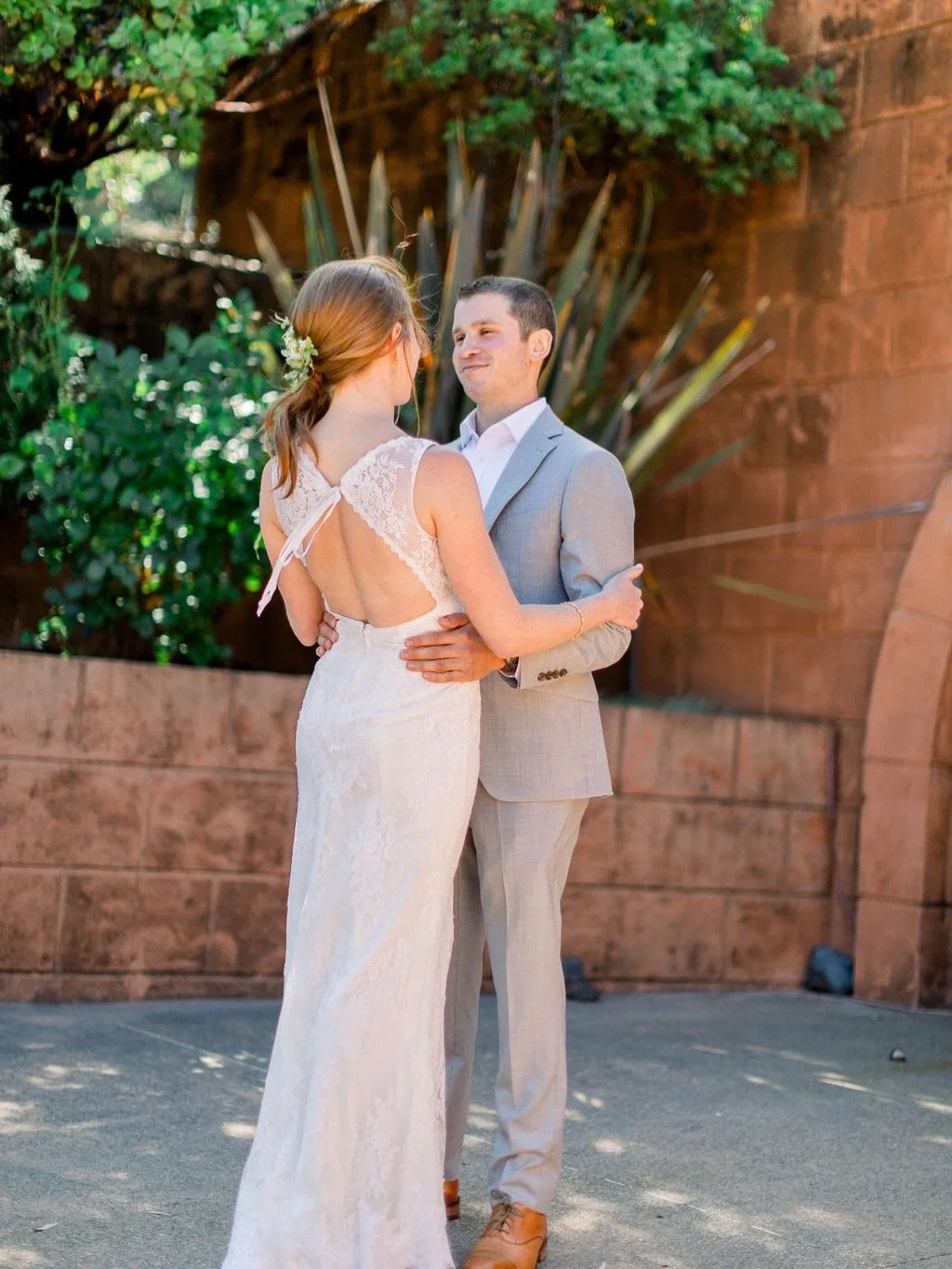 Moriah &amp; Craig&rsquo;s June wedding overlooking wine country. 

They knew exactly how they wanted to feel on this special day, far from home! This mid-west couple had been club members at DRNK winery for many years, with fond memories at home enj