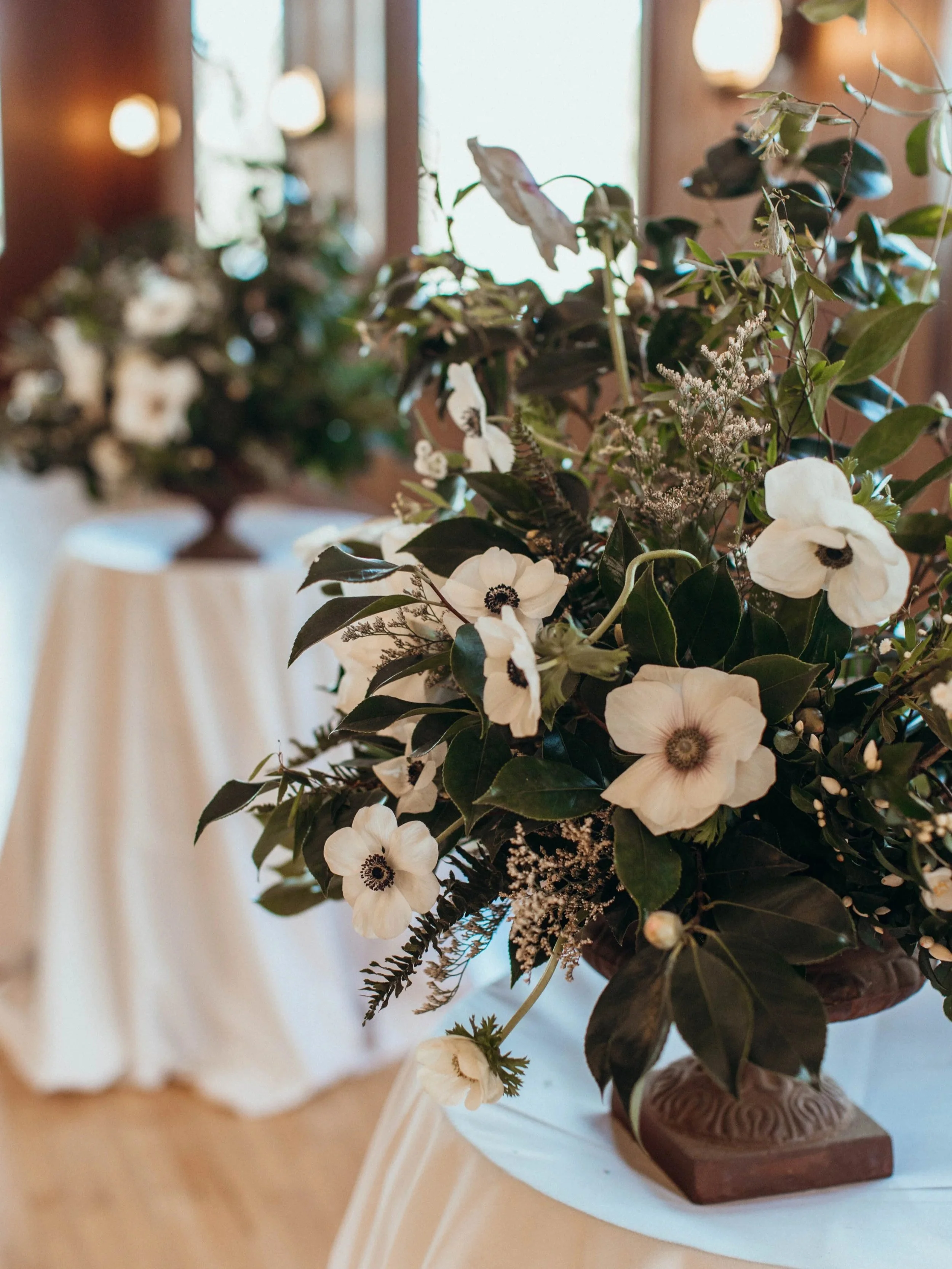 winter blooms, winter wedding florals