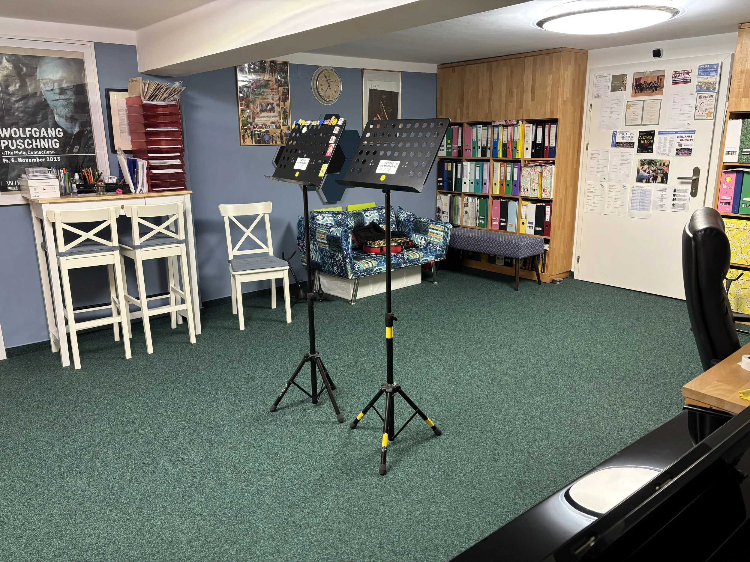 Musikraum mit Musikinstrumenten