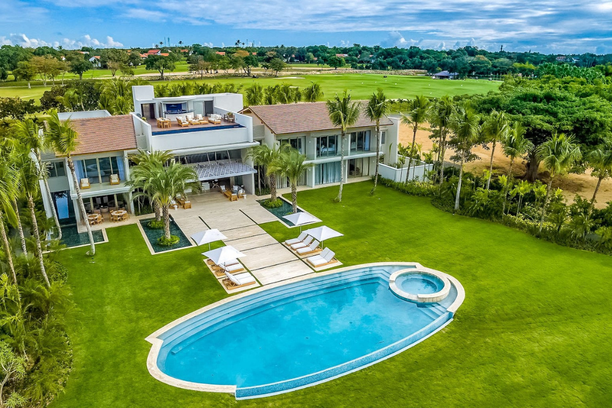 Unrivaled Venues for Team Retreats and Incentives in La Romana 🏌️‍♂️