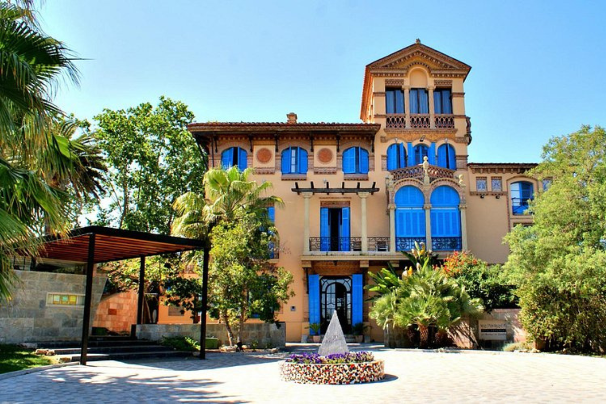 Building Future Strategy at Premier Venues for Team Retreats in Tarragona