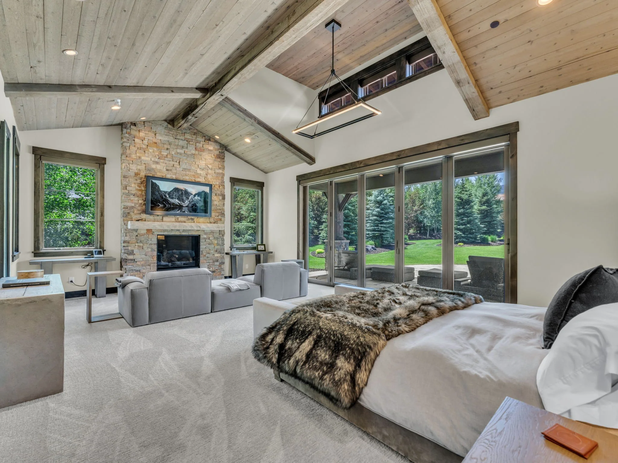 18-web-or-mls-1575-w-old-ranch-rd.jpg