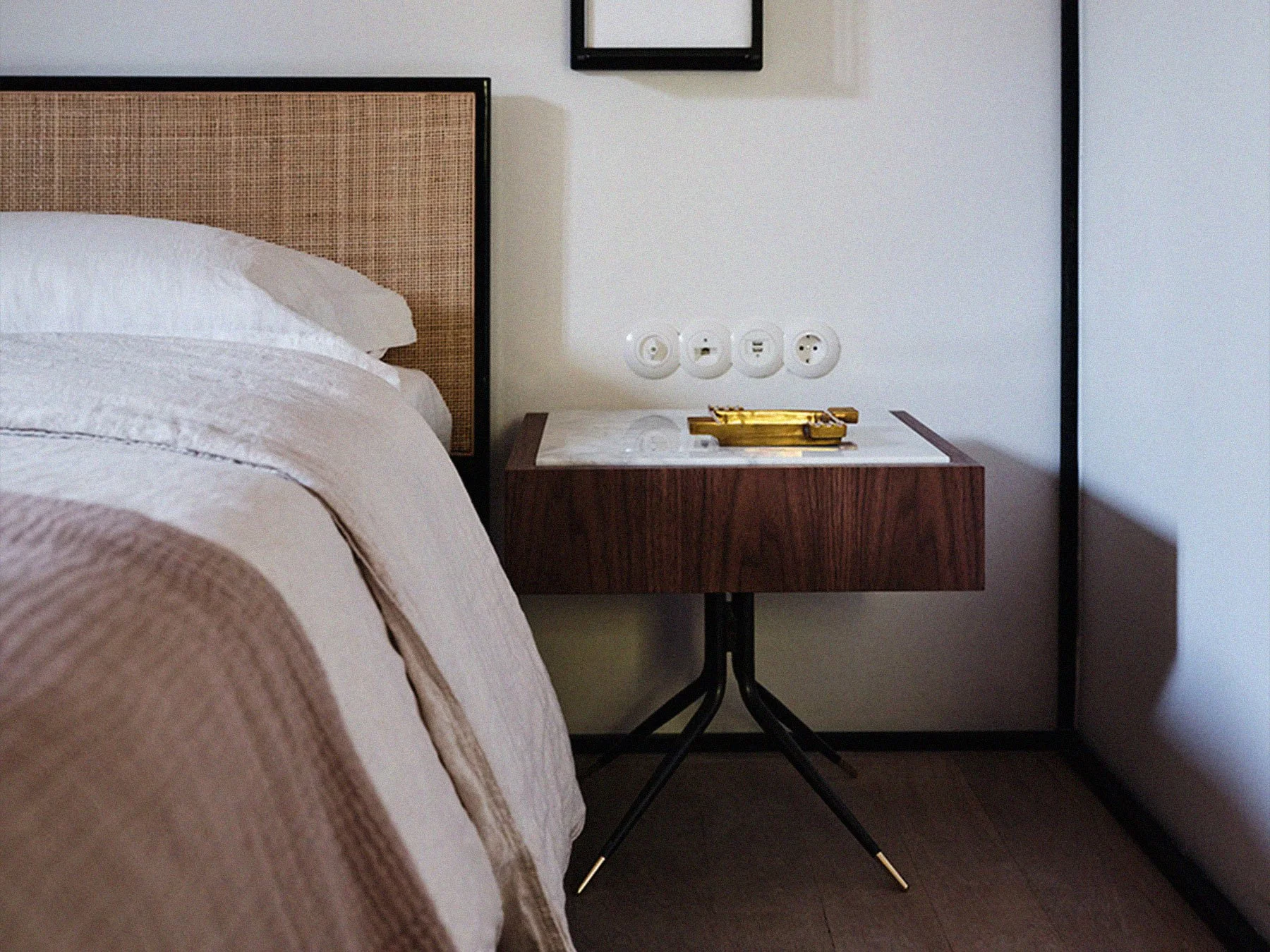 the-twenty-one-hotel-branding-marlontate-15.jpg