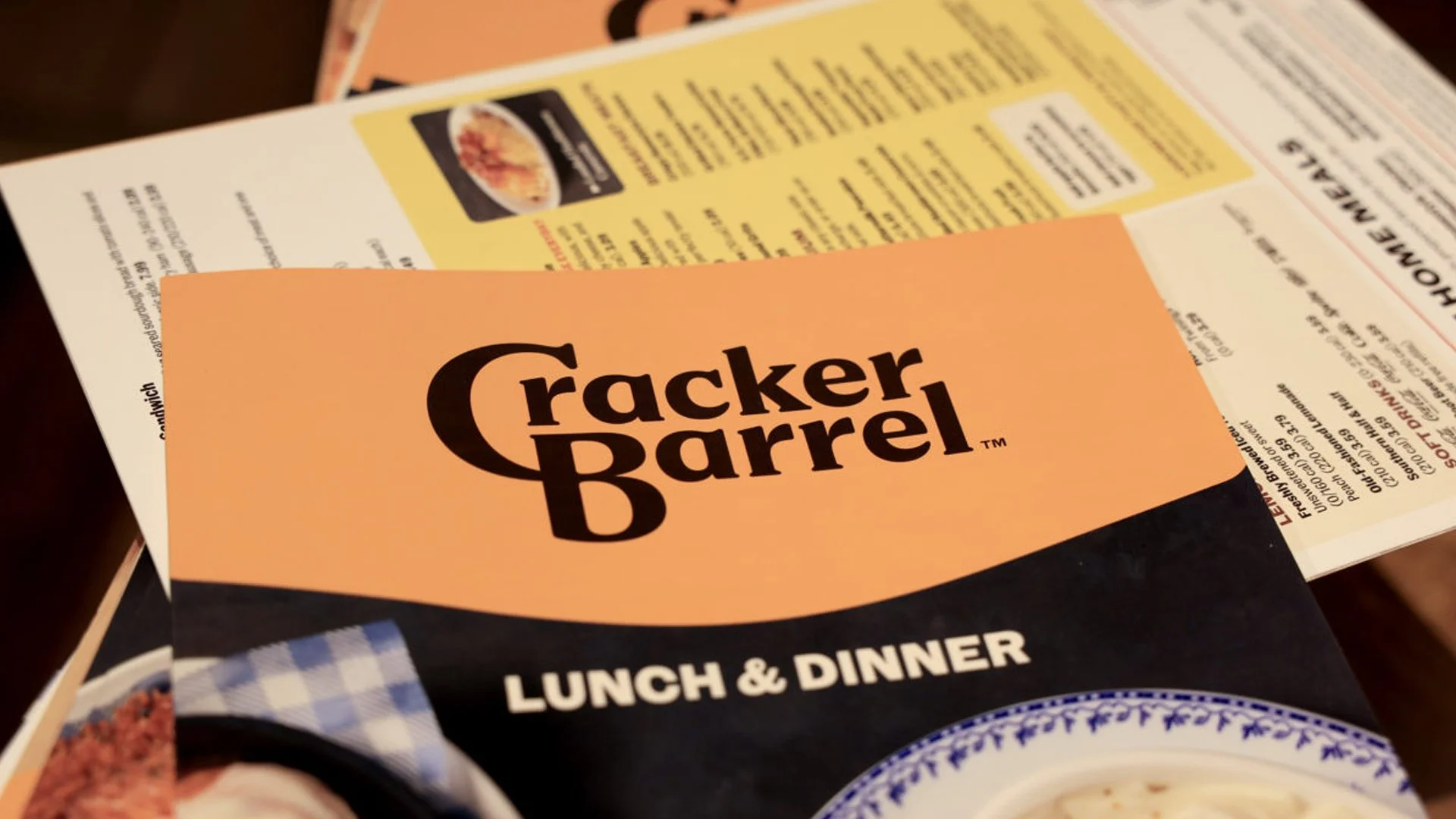 cracker-barrel-restaurant-rebranding-grazemedia-05.jpg