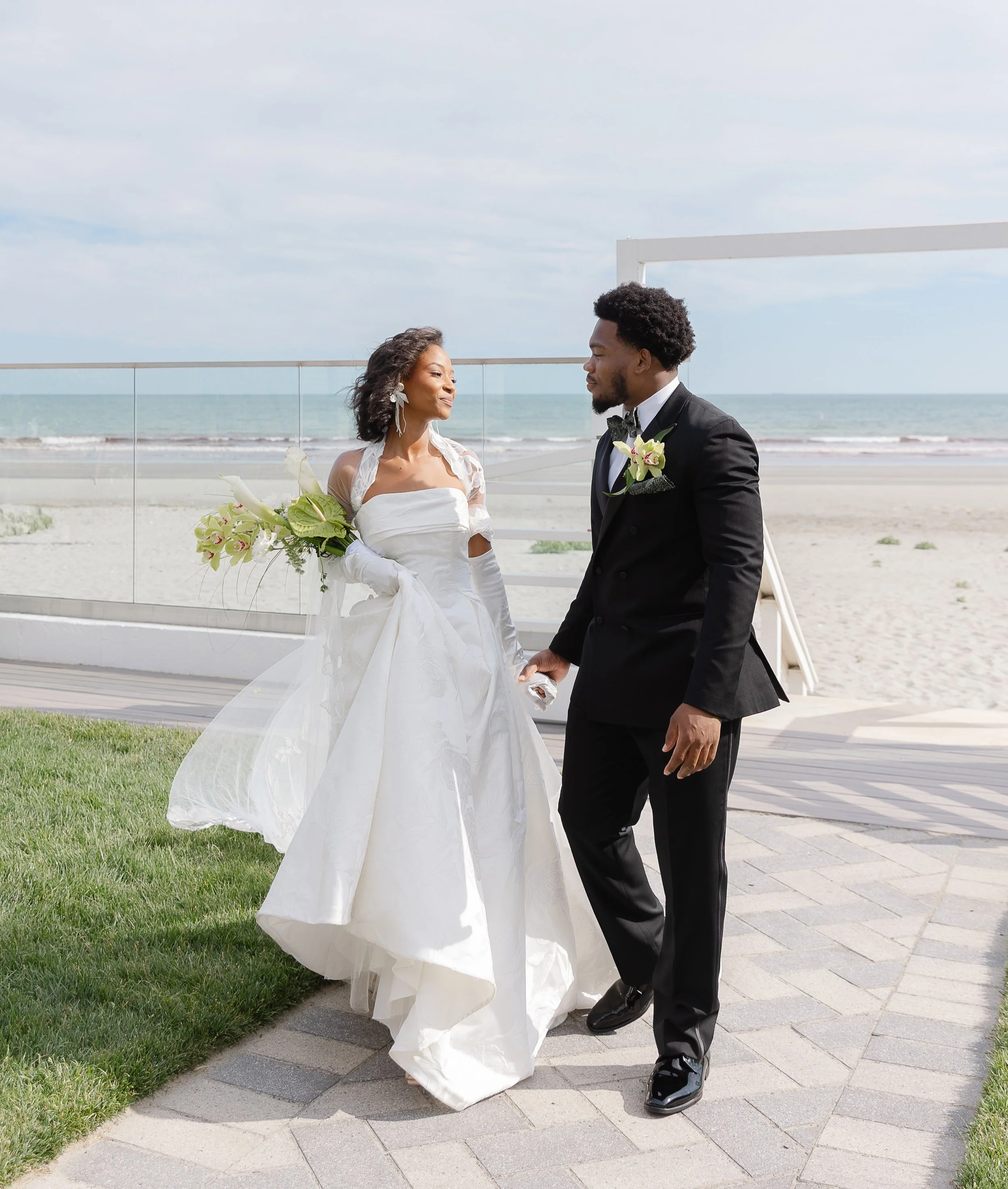 if your ceremony could overlook the ocean, why wouldn&rsquo;t it? 

Newport, Rhode Island wedding photographer | coastal New England wedding | Newport Wedding
#NewportWedding #NewEnglandWedding #RhodeIslandWedding #CoastalWedding #FilmWeddingPhotogra
