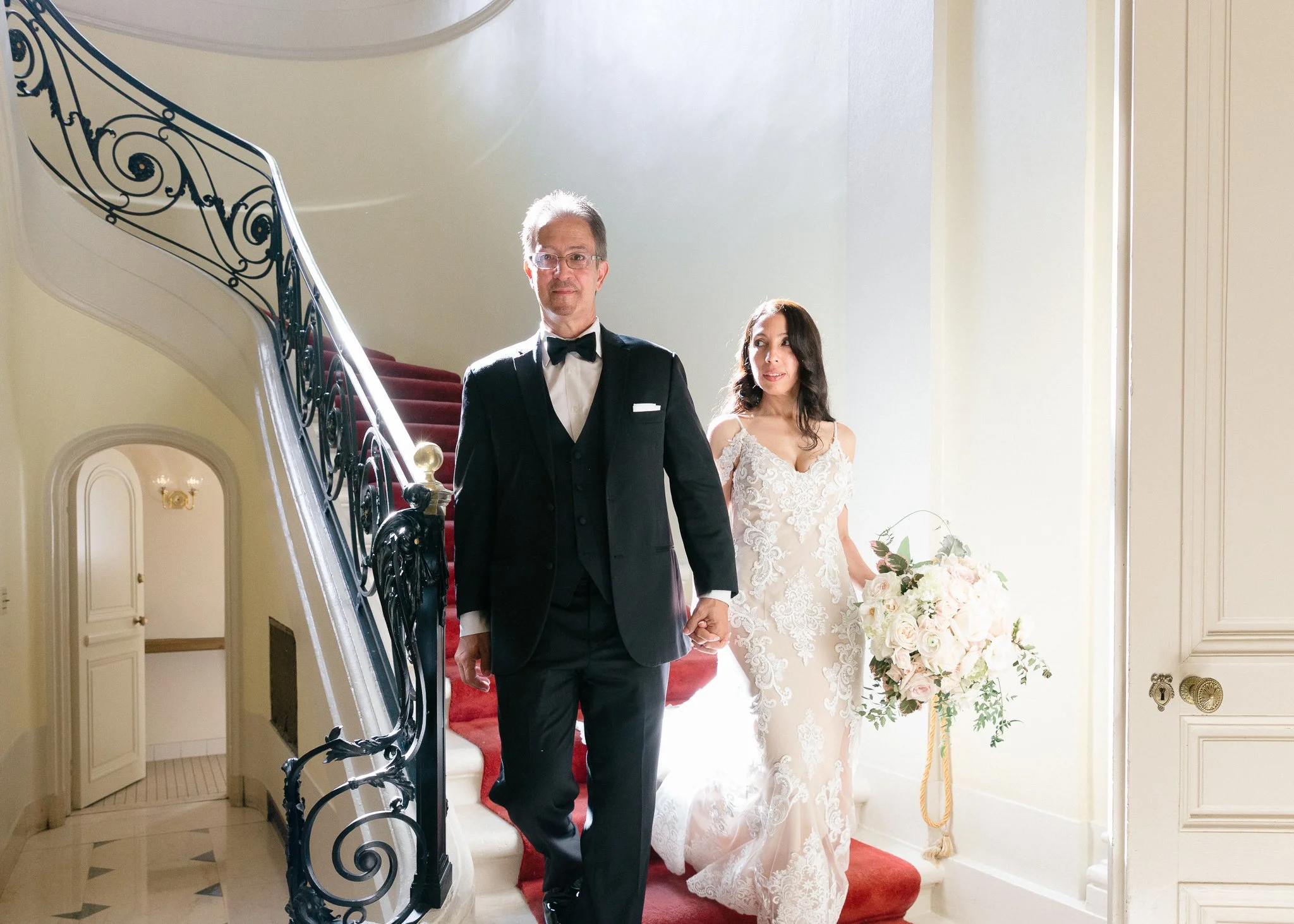 When the staircase is this iconic, you might as well make an entrance.

Glen Manor, Newport Rhode Island wedding, Newport wedding photographer, Rhode Island wedding photography, mansion wedding, New England wedding photographer

#GlenManor #NewportWe