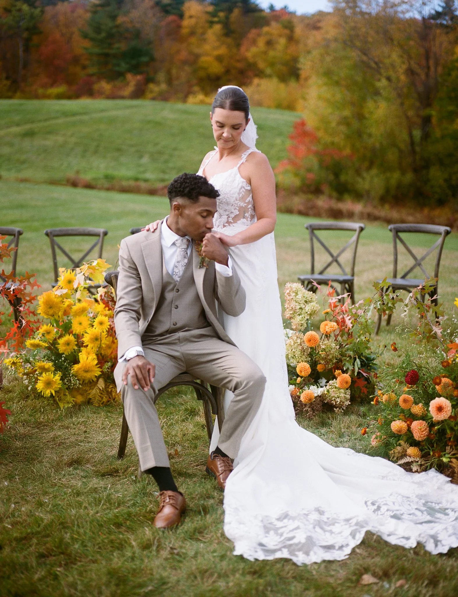 Peak fall, peak romance 

#NewHampshireWedding #NewEnglandWeddingPhotographer #FallWedding #AutumnWedding #MillikenManor #FilmWeddingPhotography #Portra400 #WeddingOnFilm #mediumformatFilm #WeddingInspiration #EditorialWeddingPhotography #NewEnglandW
