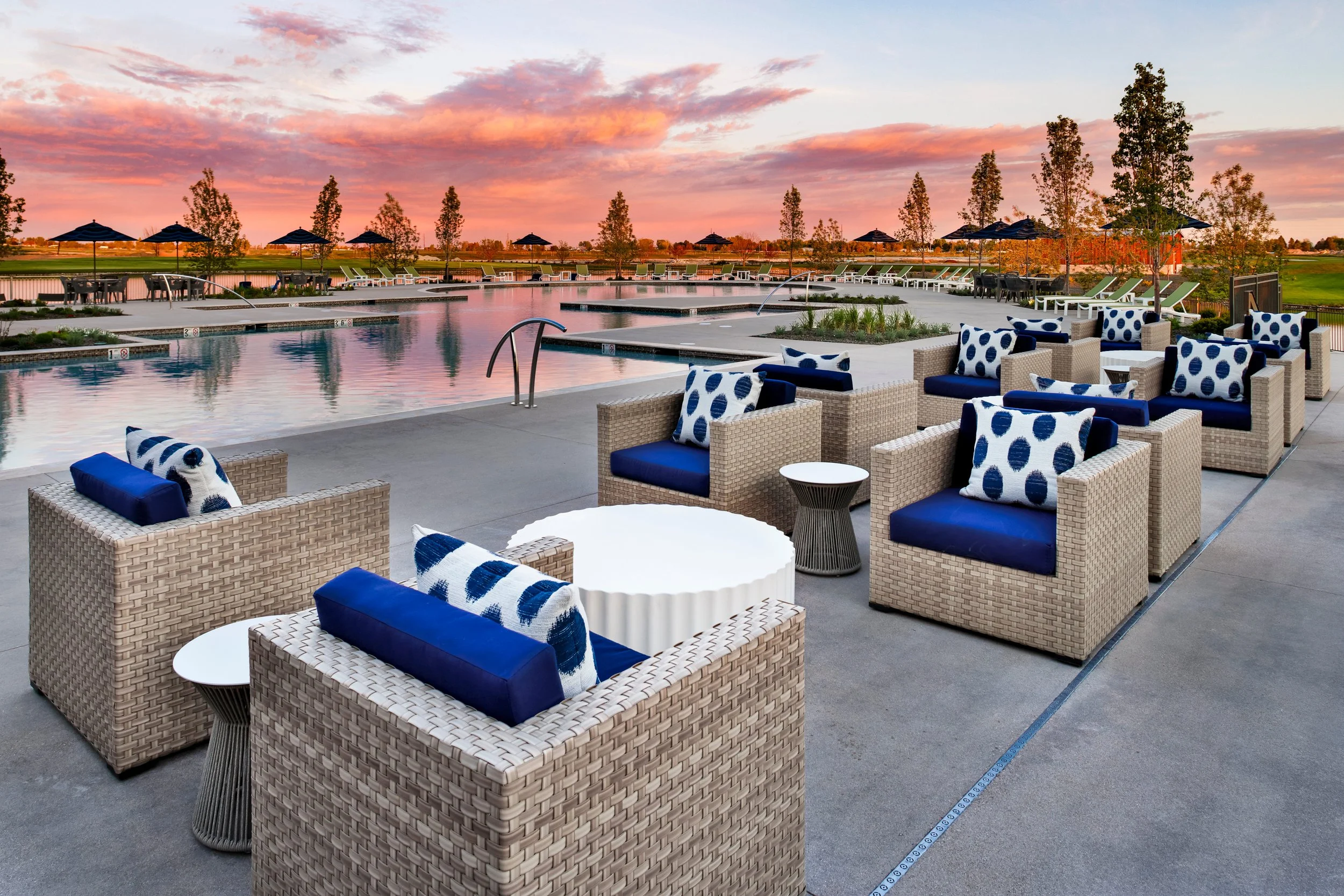 07_Trilogy Valor_Patio Sunset 2.jpg