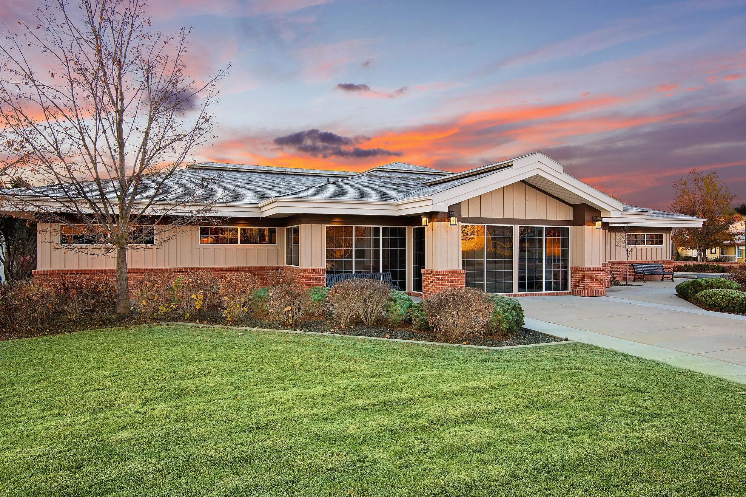 adcc0eee-ffab-47c4-b37a-2774103edaccExterior 2.jpg