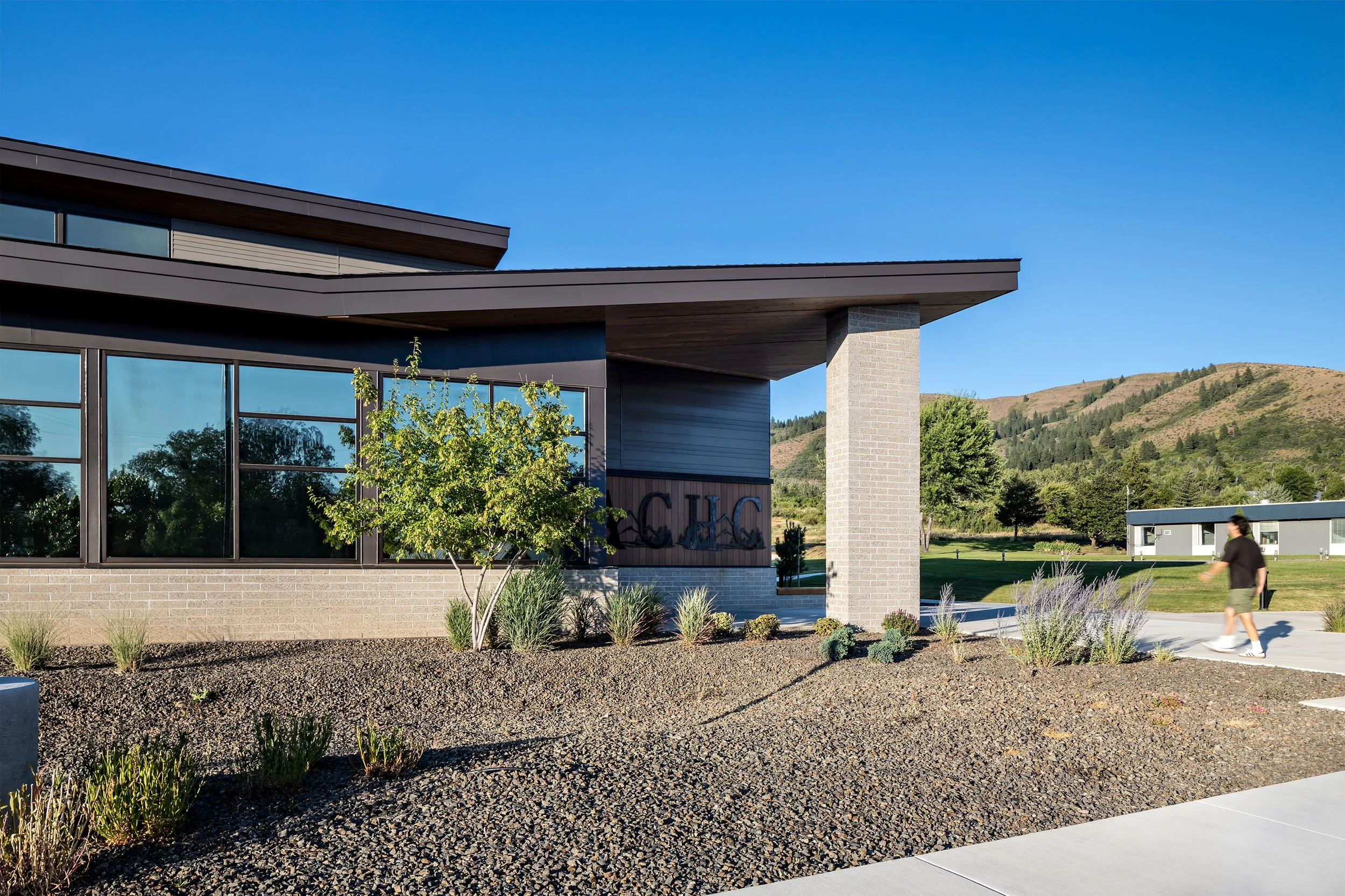 7.11.2025-ALSC-Adams-County-Health-Front-Entrance-Perspective-Medium.jpg