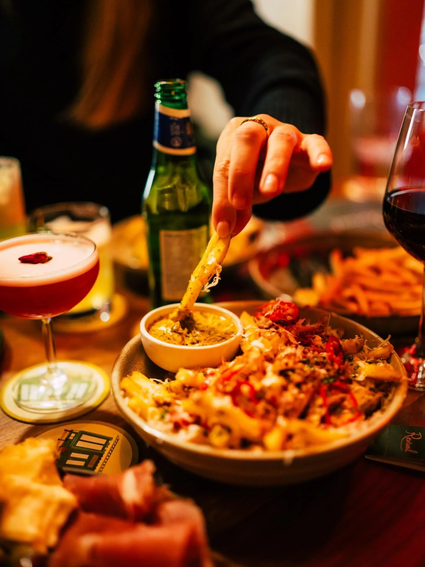 Happy FRY-DAY! Our Loaded Fries are 
calling! ☎️💯