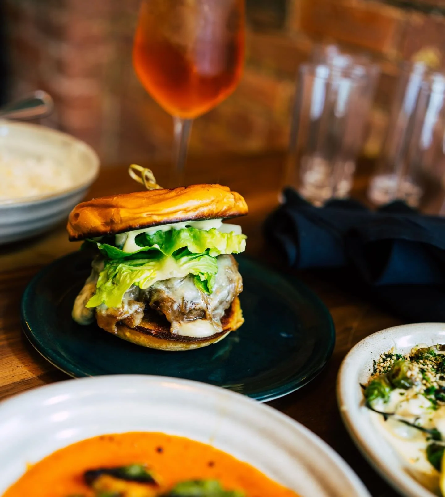 Our Gorgonzola Burger didn&rsquo;t come to play 🤤

Swing by for lunch specials that&rsquo;ll have you canceling your afternoon plans! Come hungry, leave tipsy 🙃