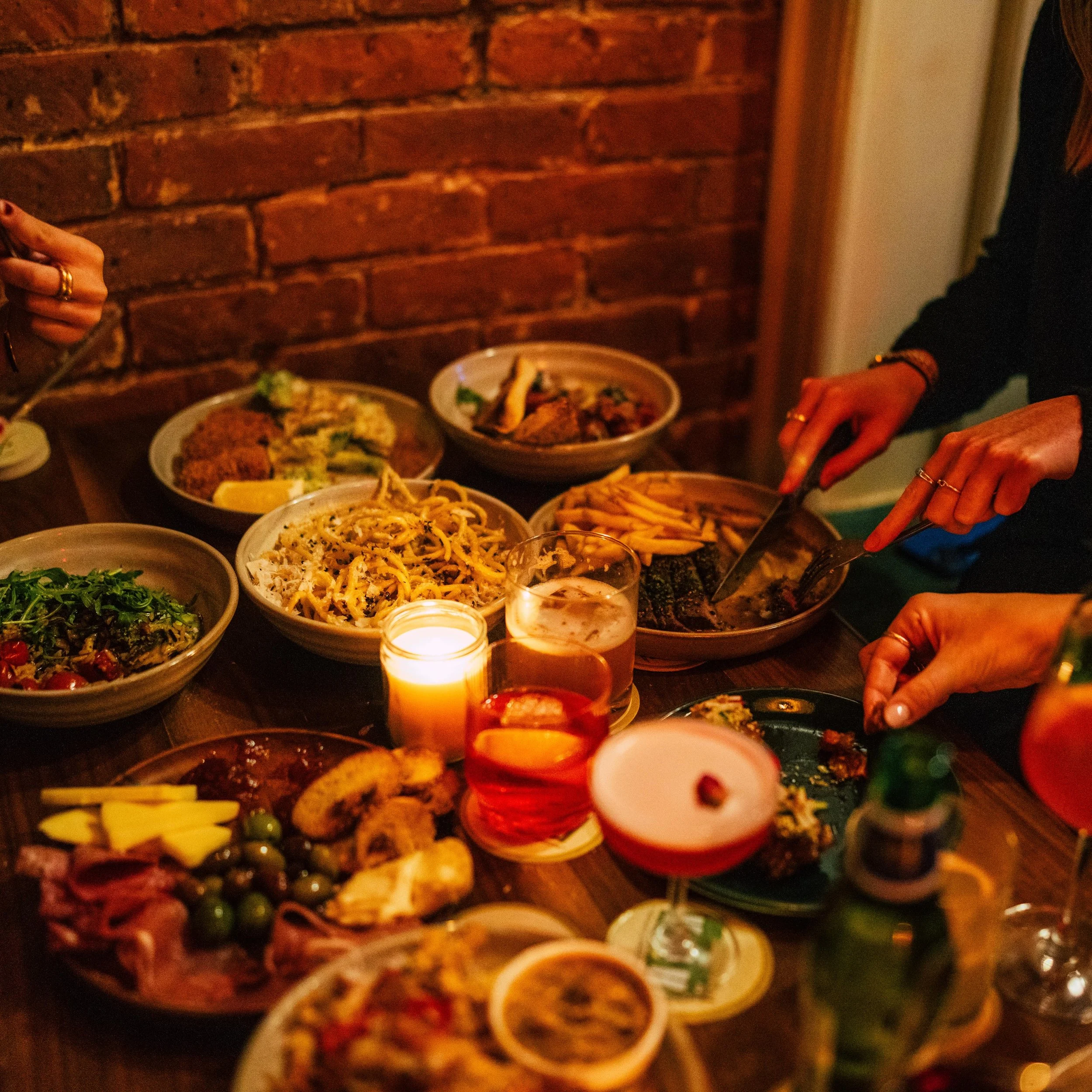 Happy hour and dinner plans start here! Happy hour till 7, vibes till late!

HAPPY HOUR
$7 House Martinis
$9 Fortune Teller Margaritas
$7 Select Beers
$8 Select Wines