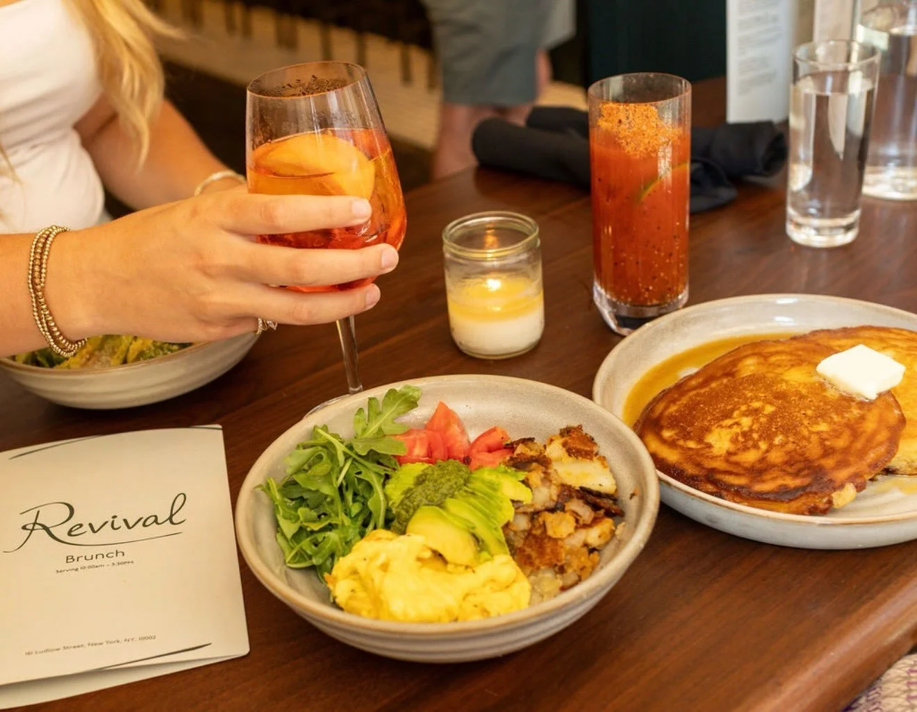 When those Sunday Scaries start to hit&hellip; you know where to head! Brunch till 3:30 🙌🏽

$9 Brunch drinks till 3:30pm
$9 Spritzes 3:30-10pm
Happy Hour 3:30-7pm