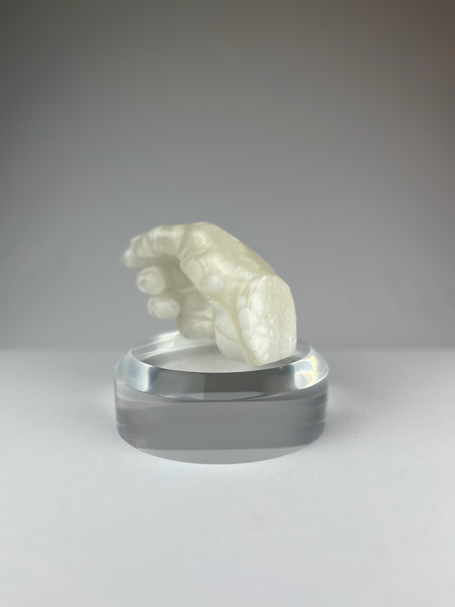 Bella Mano Destra No. 1, 2024, alabaster – 13 x 9 x 10 cm/ 5 x 3.5 x 4 in.