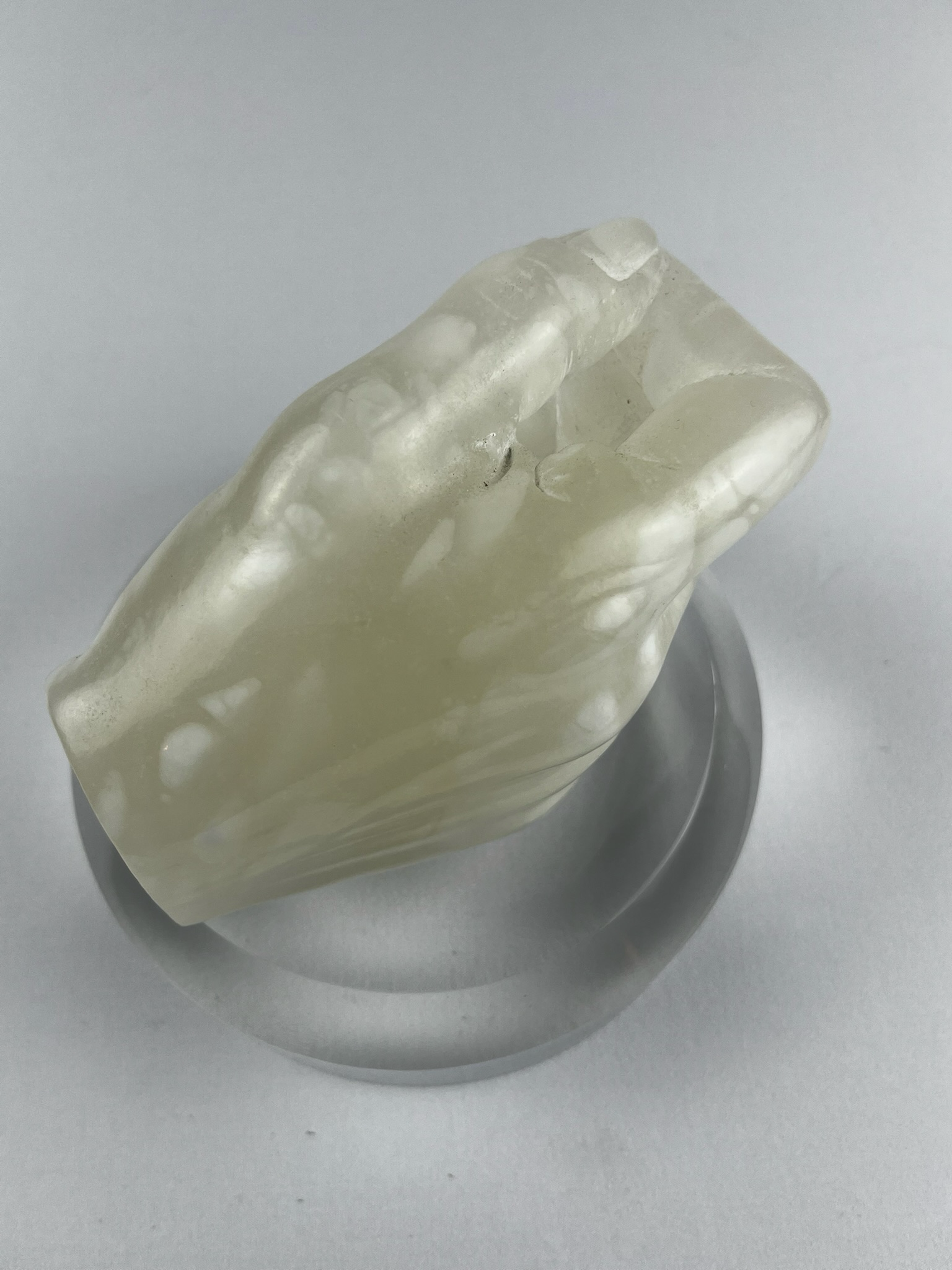 Bella Mano Destra No. 1, 2024, alabaster – 13 x 9 x 10 cm/ 5 x 3.5 x 4 in.
