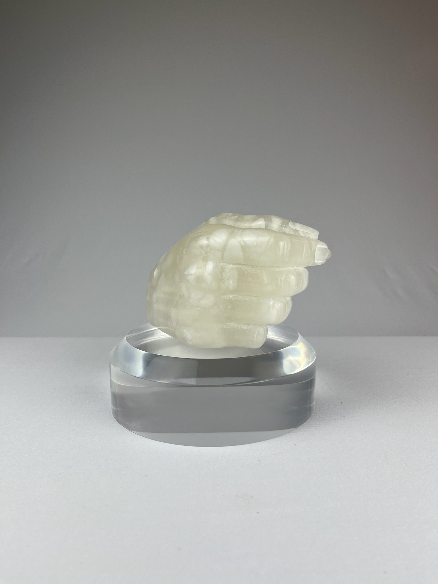 Bella Mano Destra No. 1, 2024, alabaster – 13 x 9 x 10 cm/ 5 x 3.5 x 4 in.