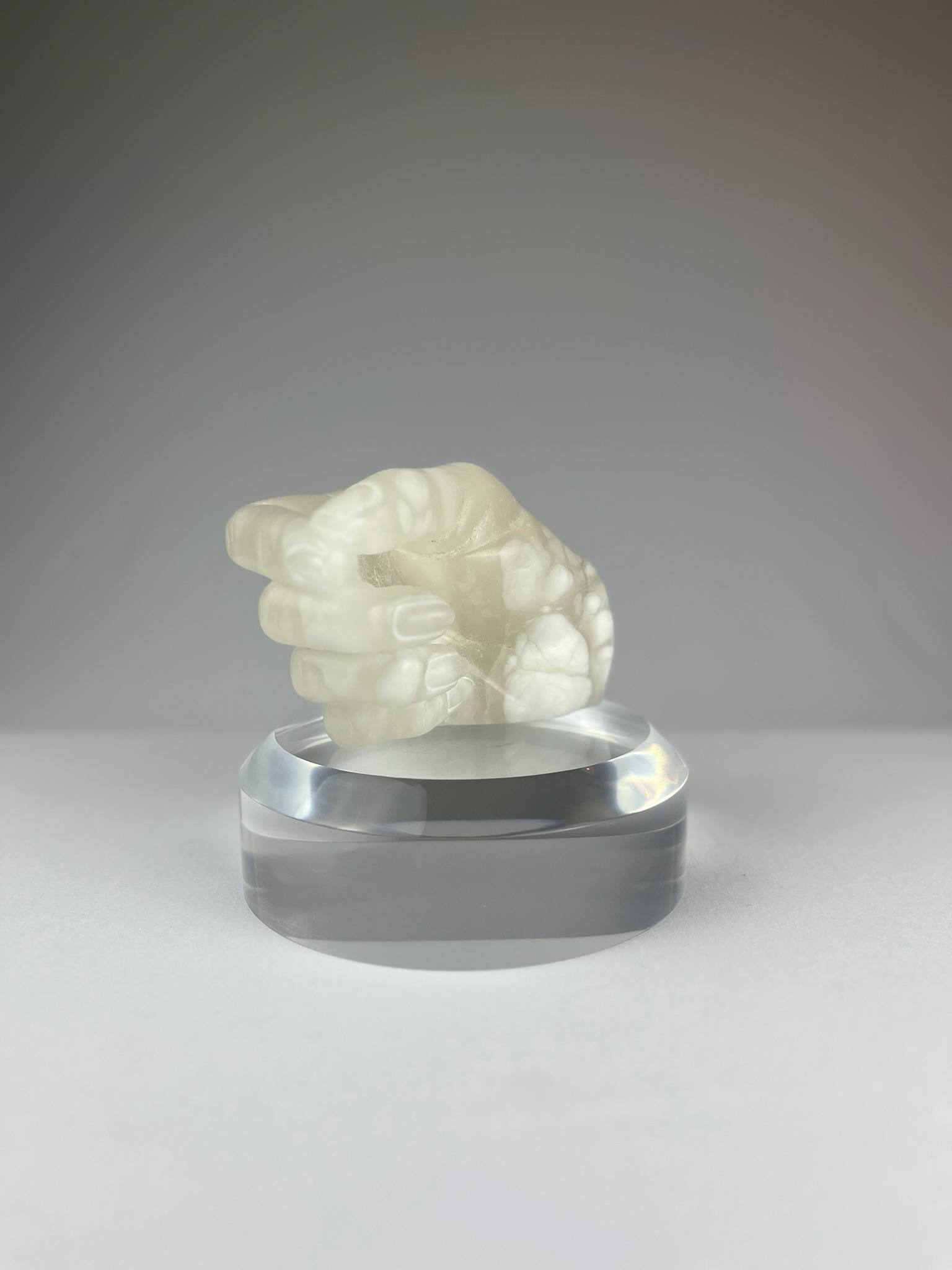 Bella Mano Destra No. 1, 2024, alabaster – 13 x 9 x 10 cm/ 5 x 3.5 x 4 in.