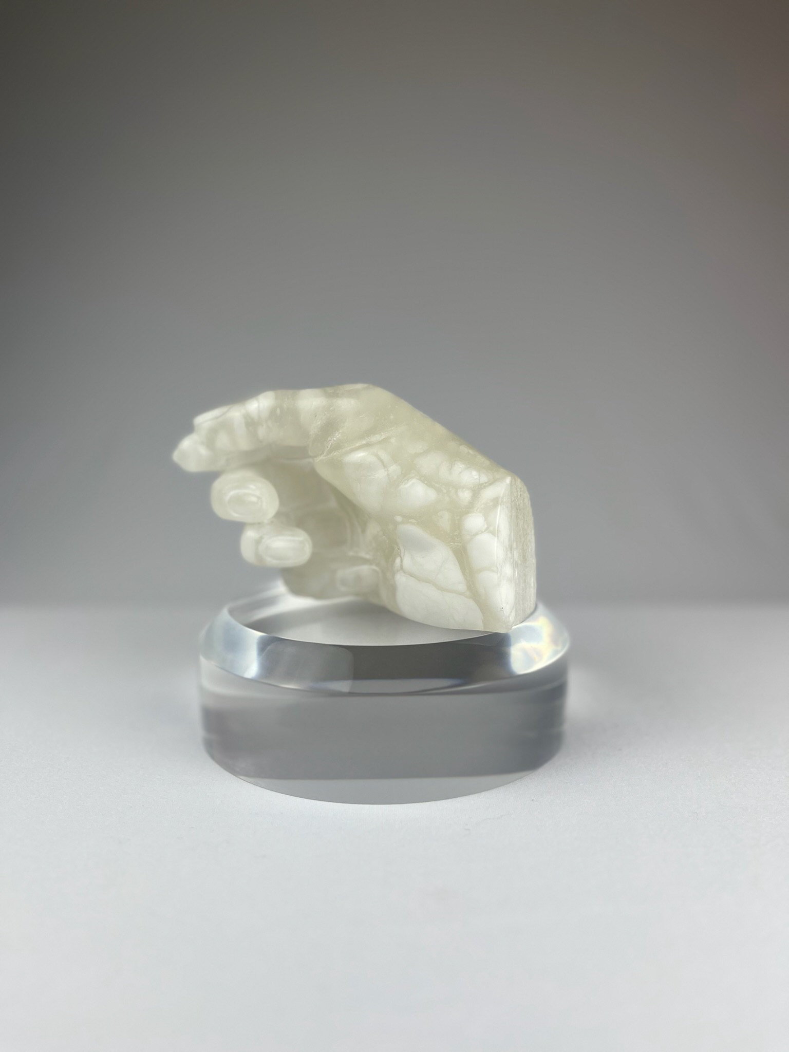 Bella Mano Destra No. 1, 2024, alabaster – 13 x 9 x 10 cm/ 5 x 3.5 x 4 in.