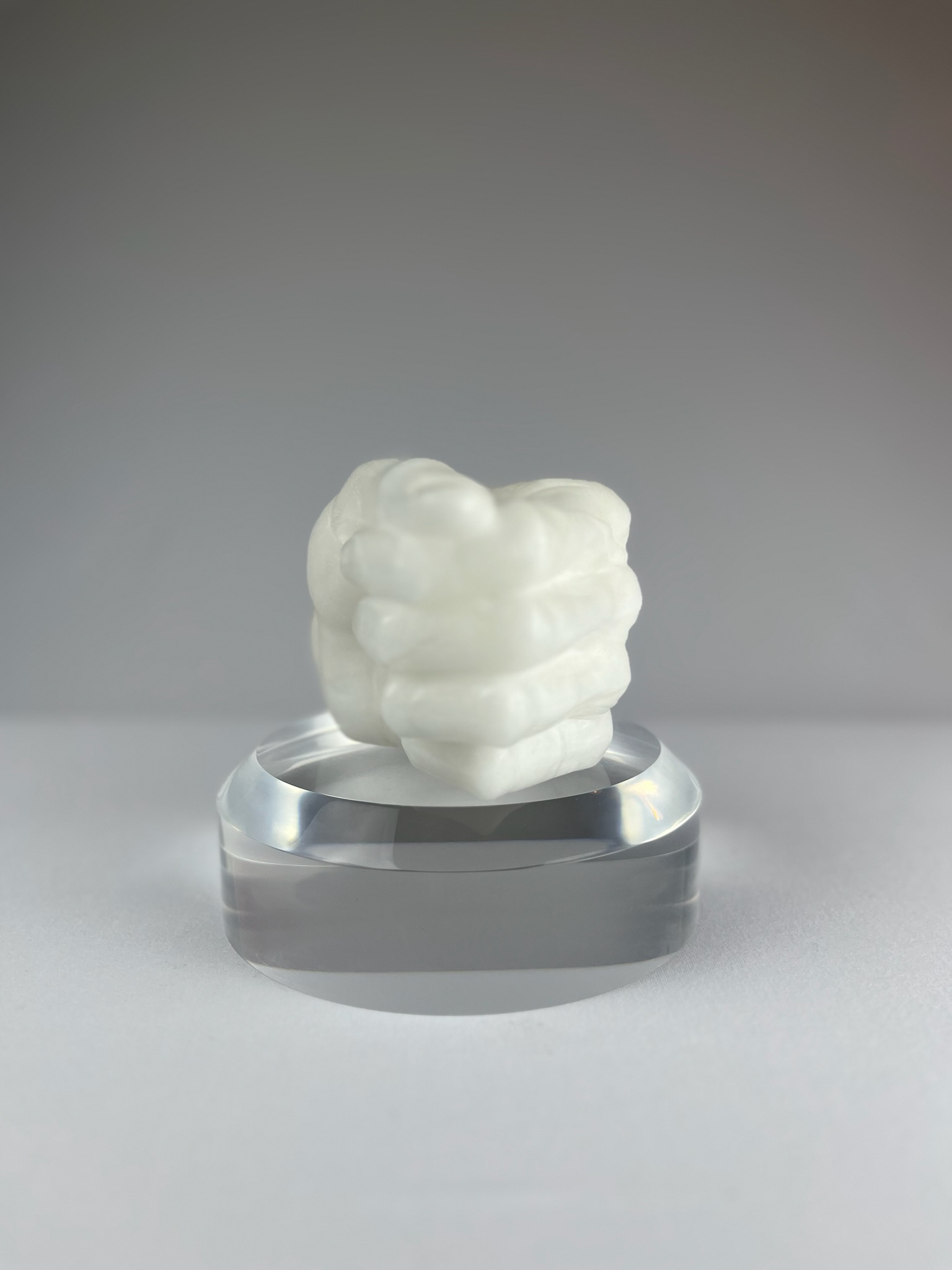 Presa Sciolta No. 1, 2022, alabaster – 13 x 9 x 10 cm/ 5 x 3.5 x 4 in.