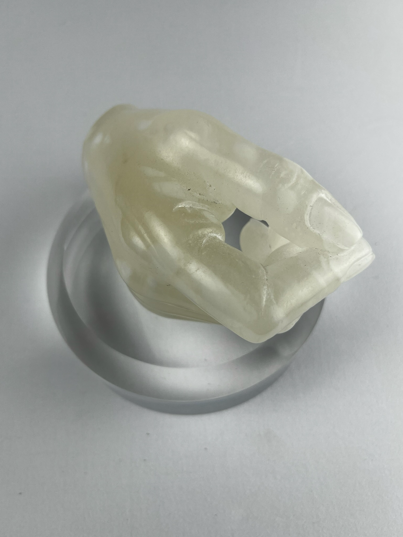 Bella Mano Destra No. 1, 2024, alabaster – 13 x 9 x 10 cm/ 5 x 3.5 x 4 in.