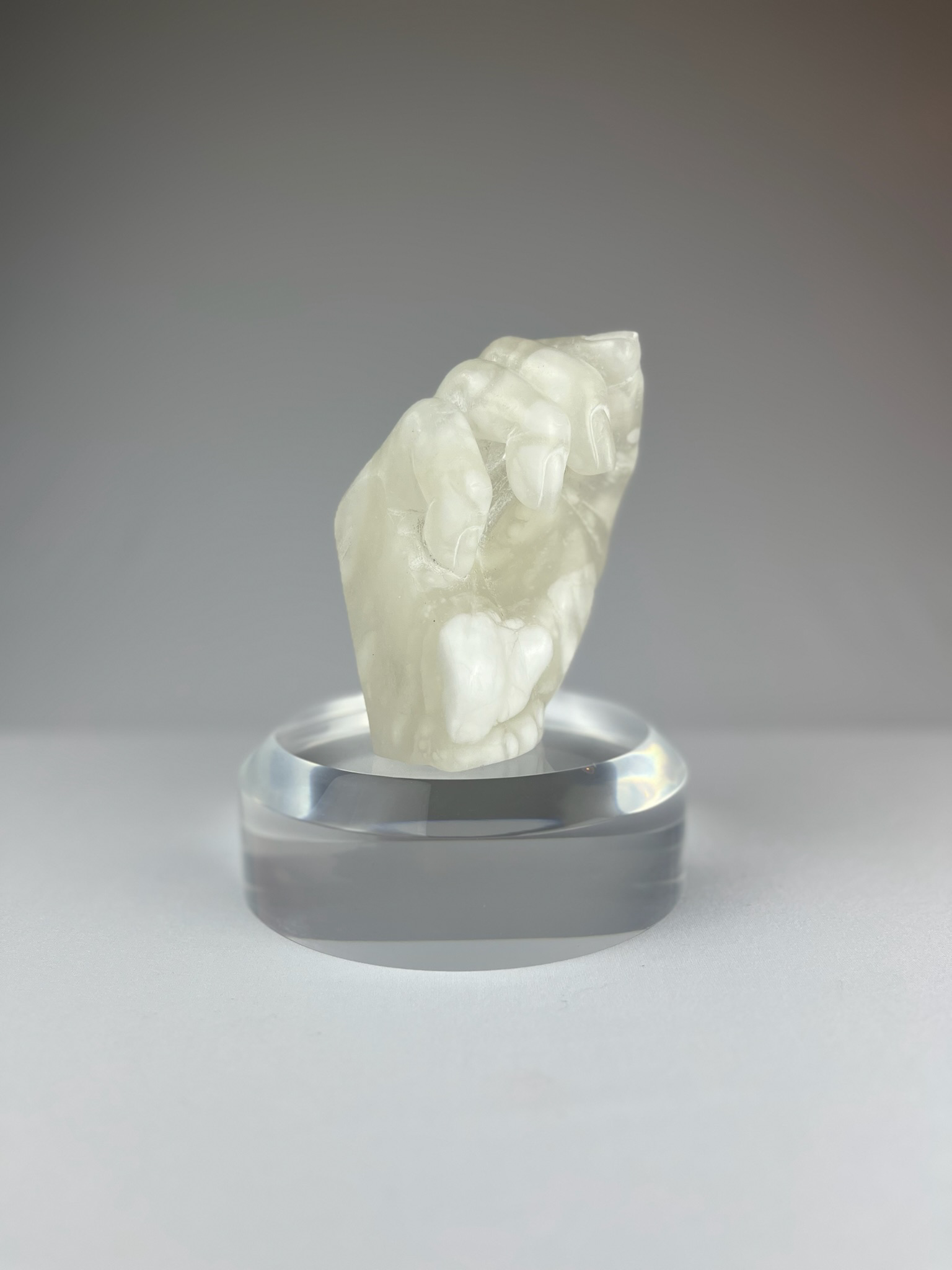 Bella Mano Destra No. 1, 2024, alabaster – 13 x 9 x 10 cm/ 5 x 3.5 x 4 in.
