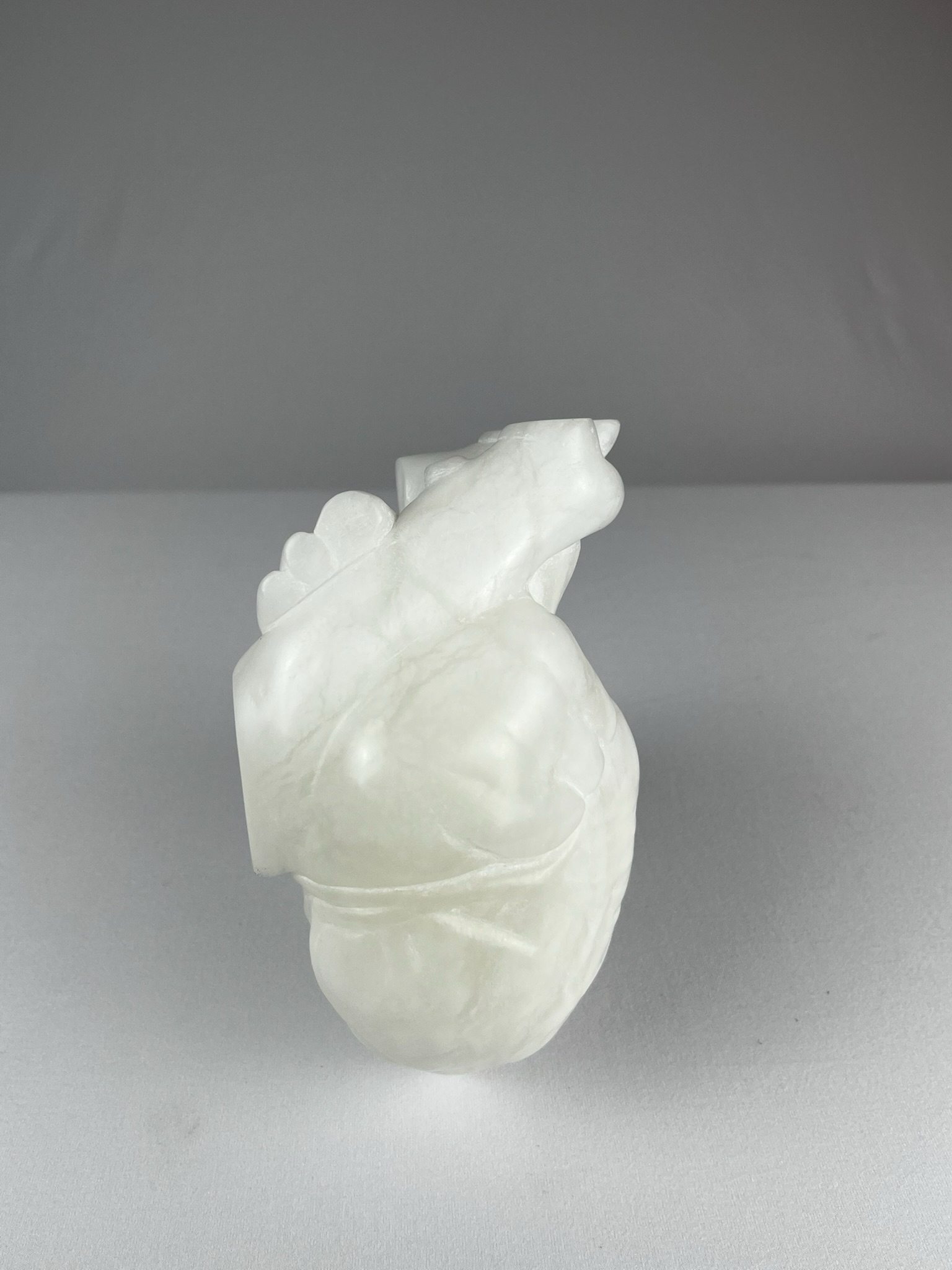 Cuore No. 1, 2024, alabaster – 16.5 x 13 x 10 cm/ 6.5 x 5 x 4 in.
