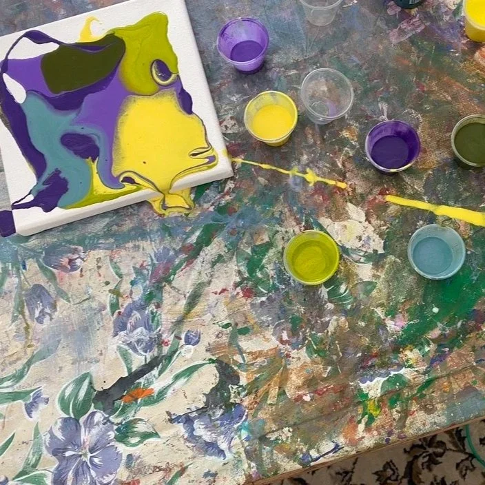 Paint+Pouring.jpg