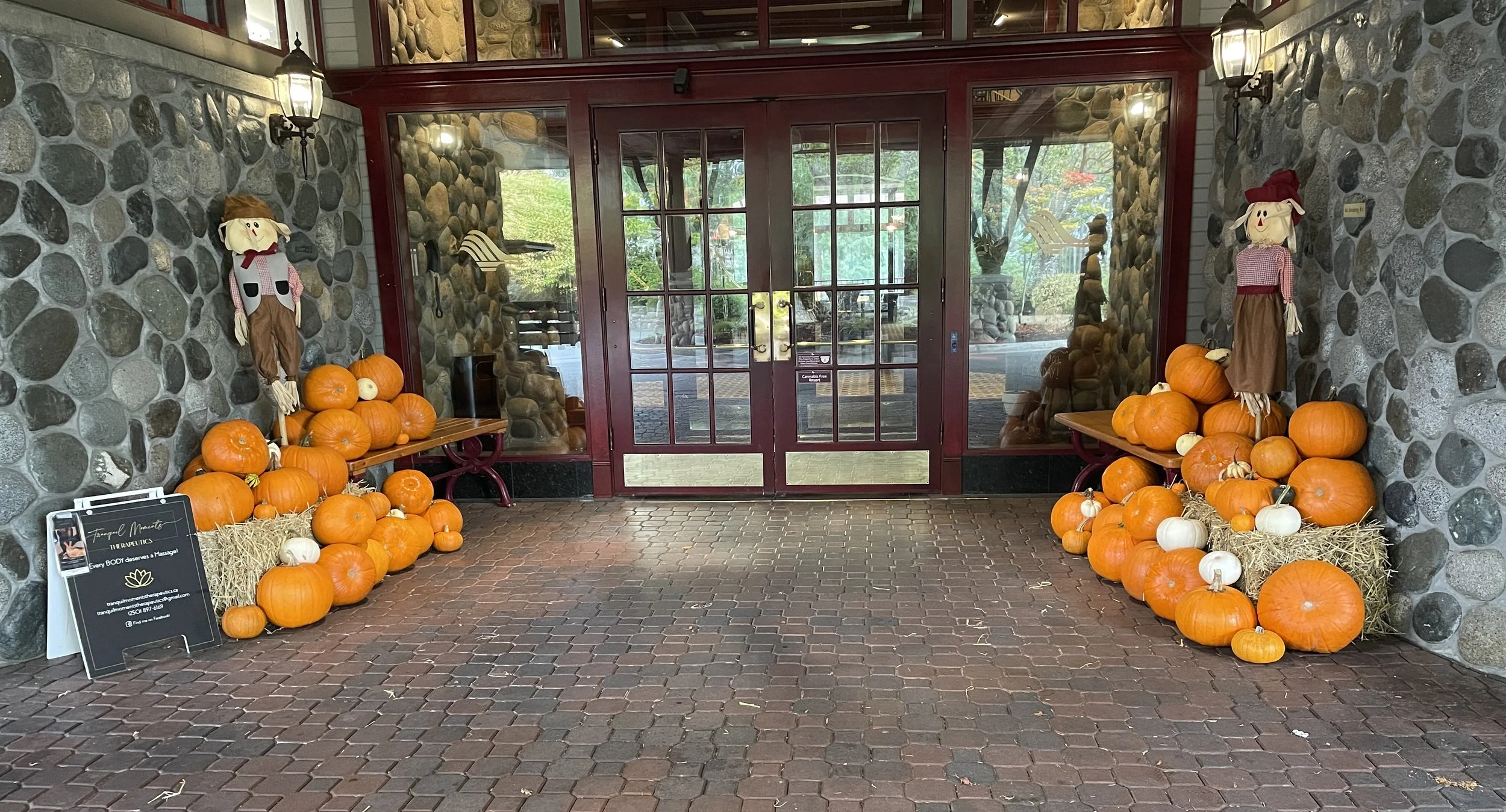 Comox Valley Business pumpkin display