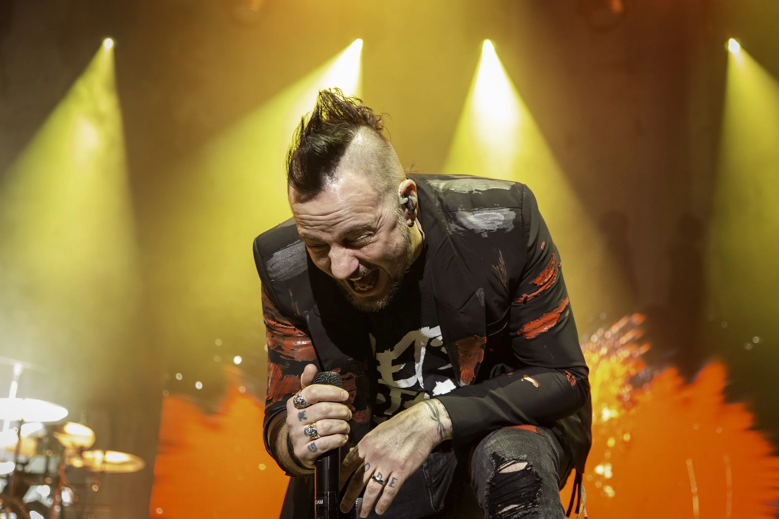 GIG REVIEW: Three Days Grace @ Manchester Apollo, with Badflower