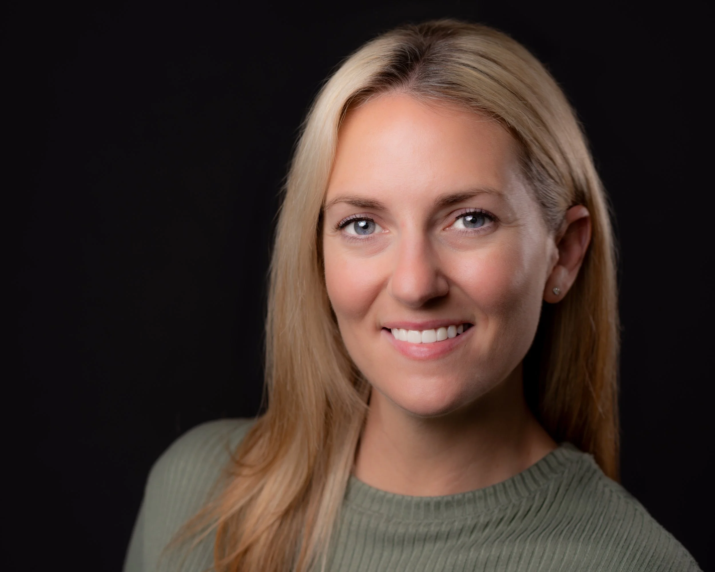 HEADSHOTS (21 of 23).jpg