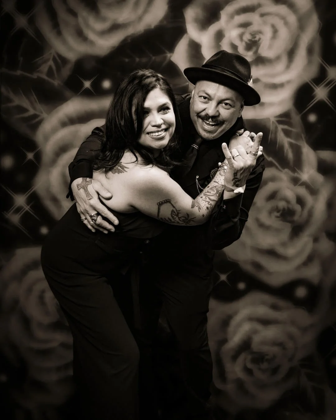 chicano-photobooth-couple-dancing.jpeg