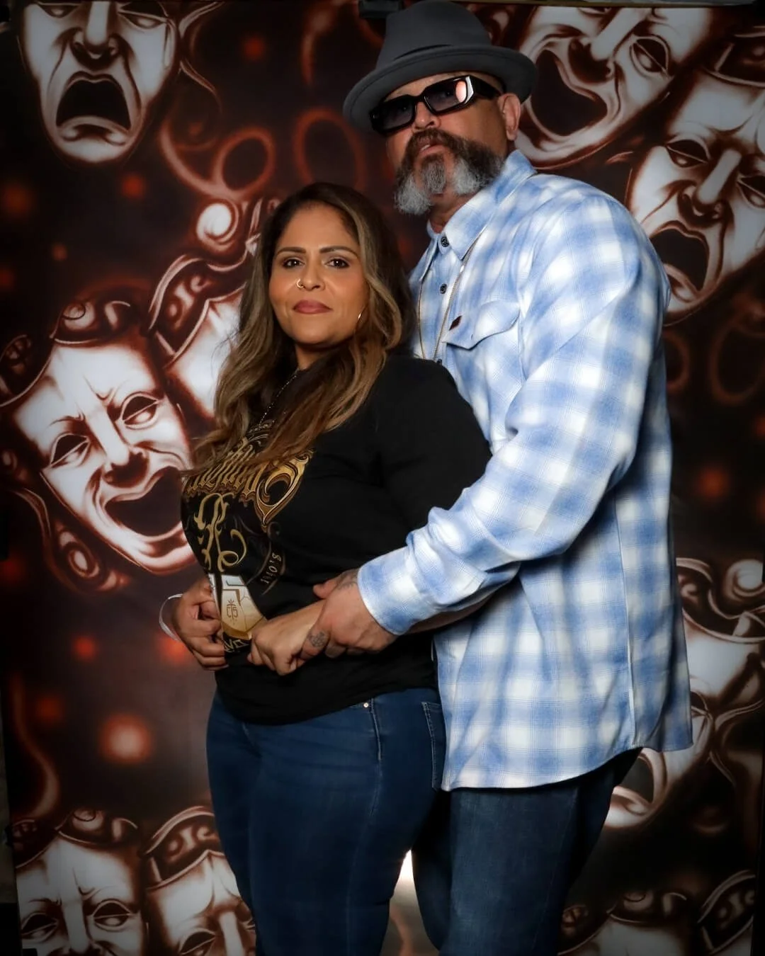 chicano-photobooth-hugging-couple.jpeg