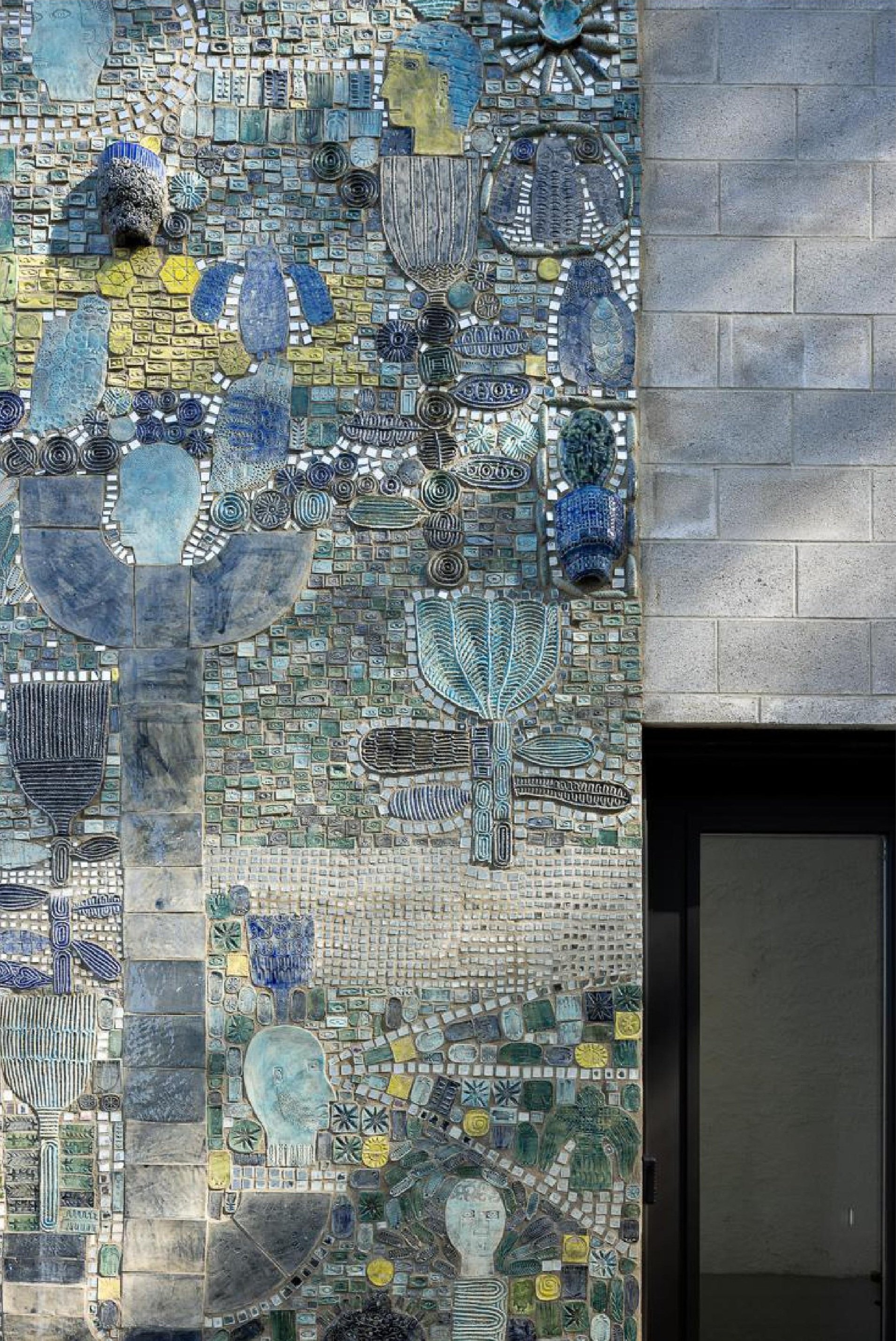"Mosaic House" - Detail Images