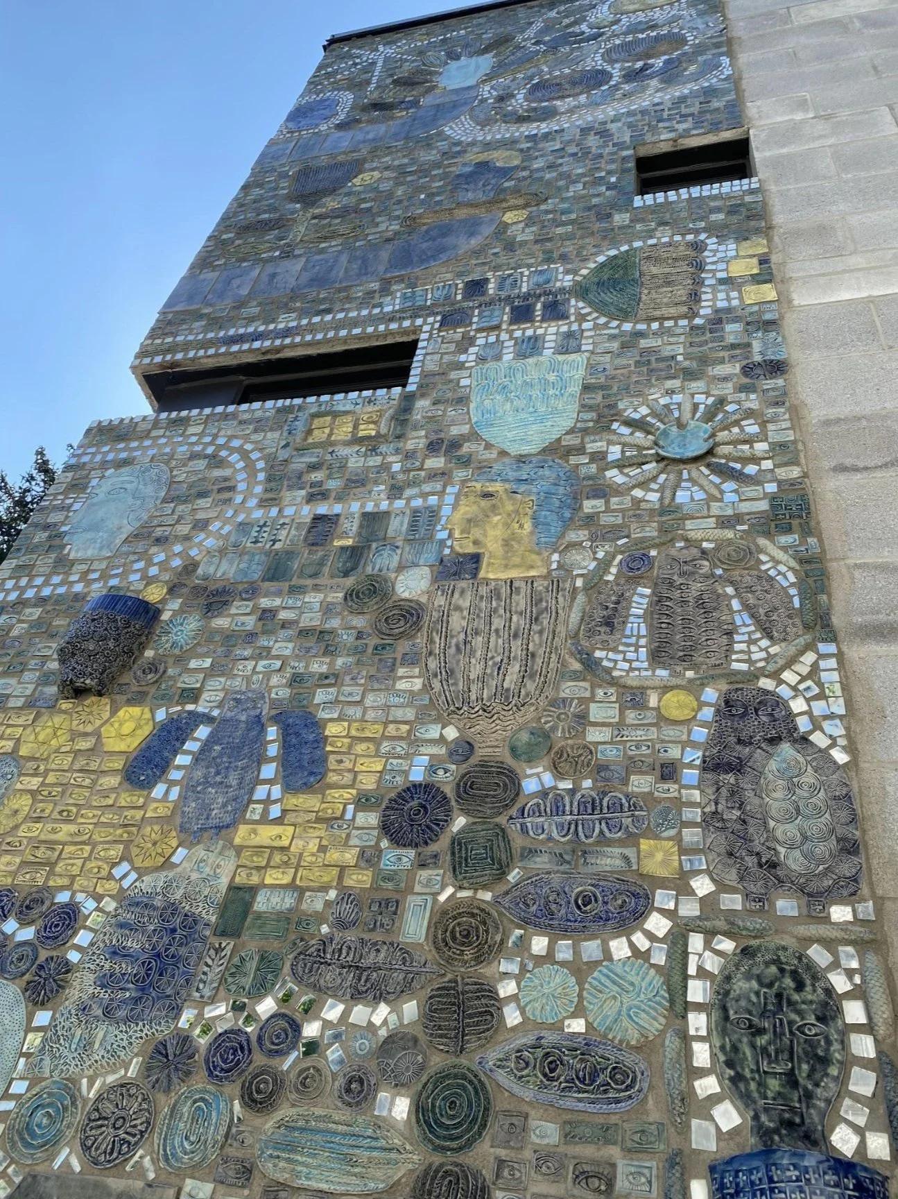 "Mosaic House" - Detail Images
