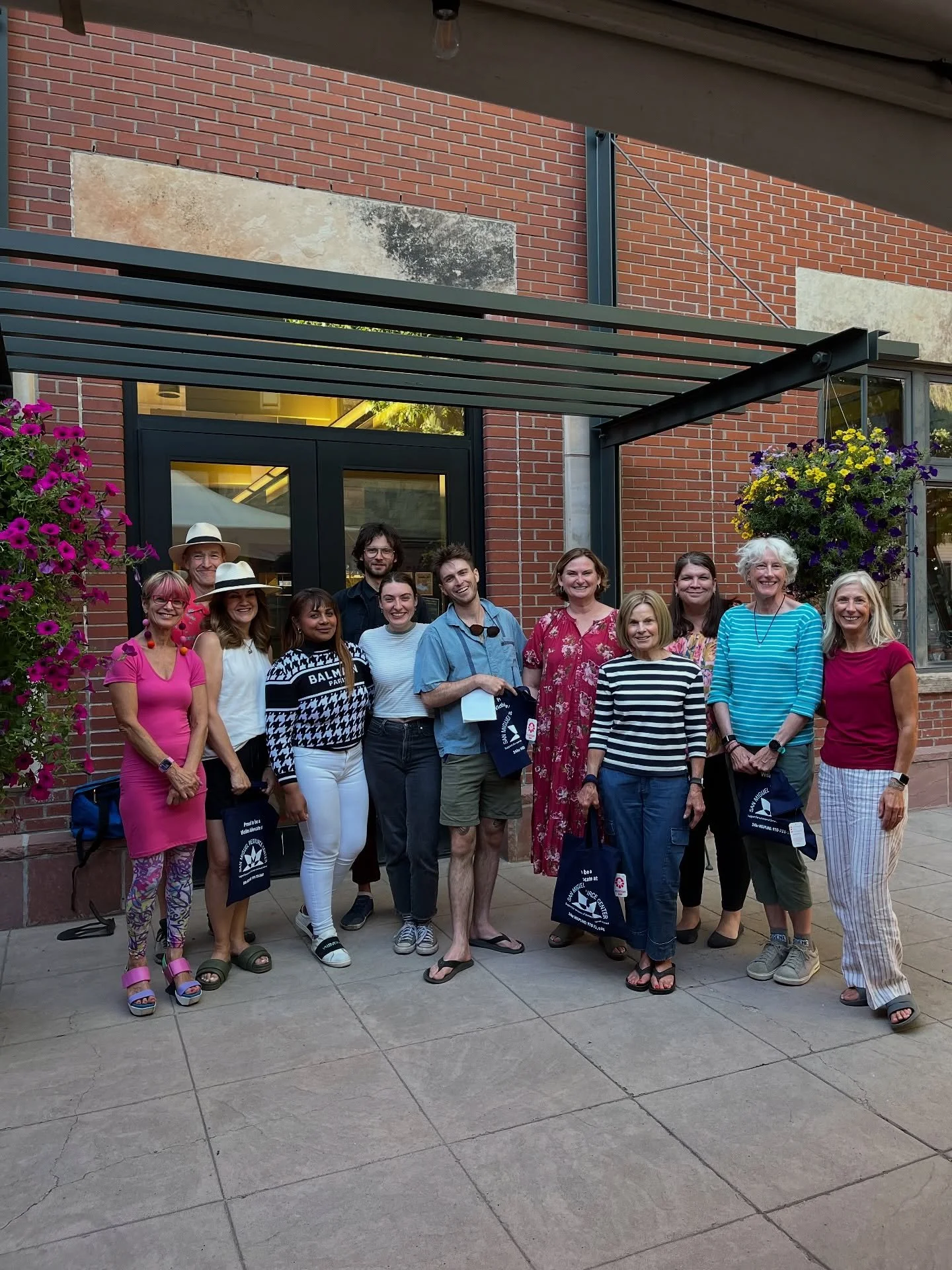 Let’s hear it for our hotline volunteers!! 🗣️🥳 Did you know that SMRC’s hotline is staffed 24/7? That would’t be possible without our amazing volunteers, all of whom have taken a 40hr victim advocacy course. Today we got to celebr