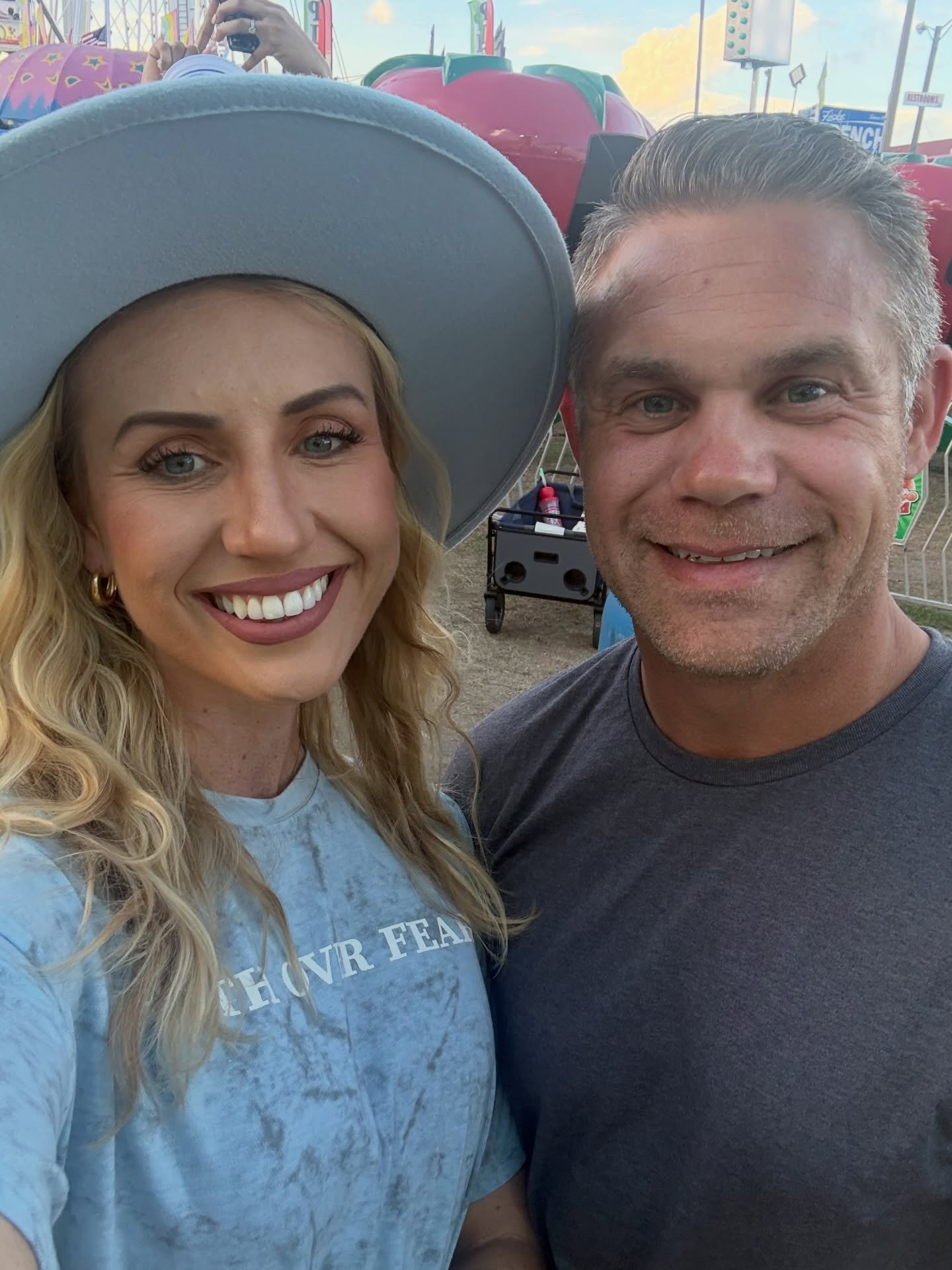 ✨ A weekend so good&hellip; I almost forgot to post it.

You know those weekends you keep replaying in your head because it was just that good? This was one of them.

🎶 Seeing Forrest Frank
✨ Helping with Project Prom
🏡 Hanging my first listing sig