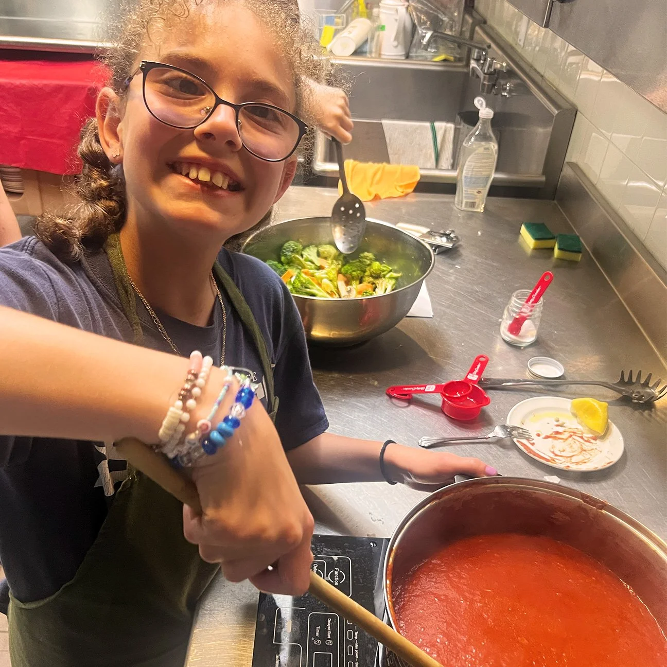 Tomato sauce from scratch! Kids’ all-time favourite - fresh tomato sauce and spaghetti 