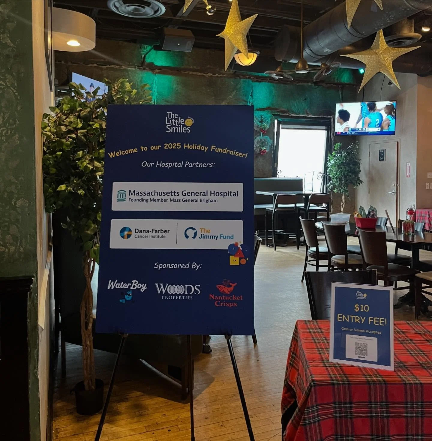 A huge thank you to our incredible 2025 Boston event sponsors for believing in our mission and helping us make a meaningful impact this holiday season! 💛🎄 @woodsprops @waterboycan @nantucketcrisps