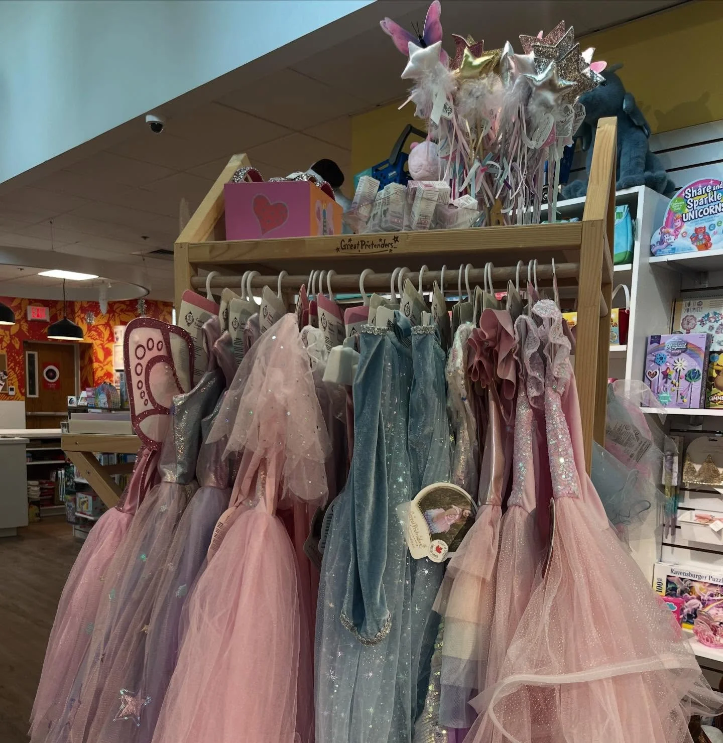A little magic goes a long way 🧚 We teamed up with @theroyalpartyhouse and @tiotcma to treat a brave young patient with a special princess makeover! ✨👸🏼 The day was full of joy, confidence, and memories for the whole family. Thank you to our amazi